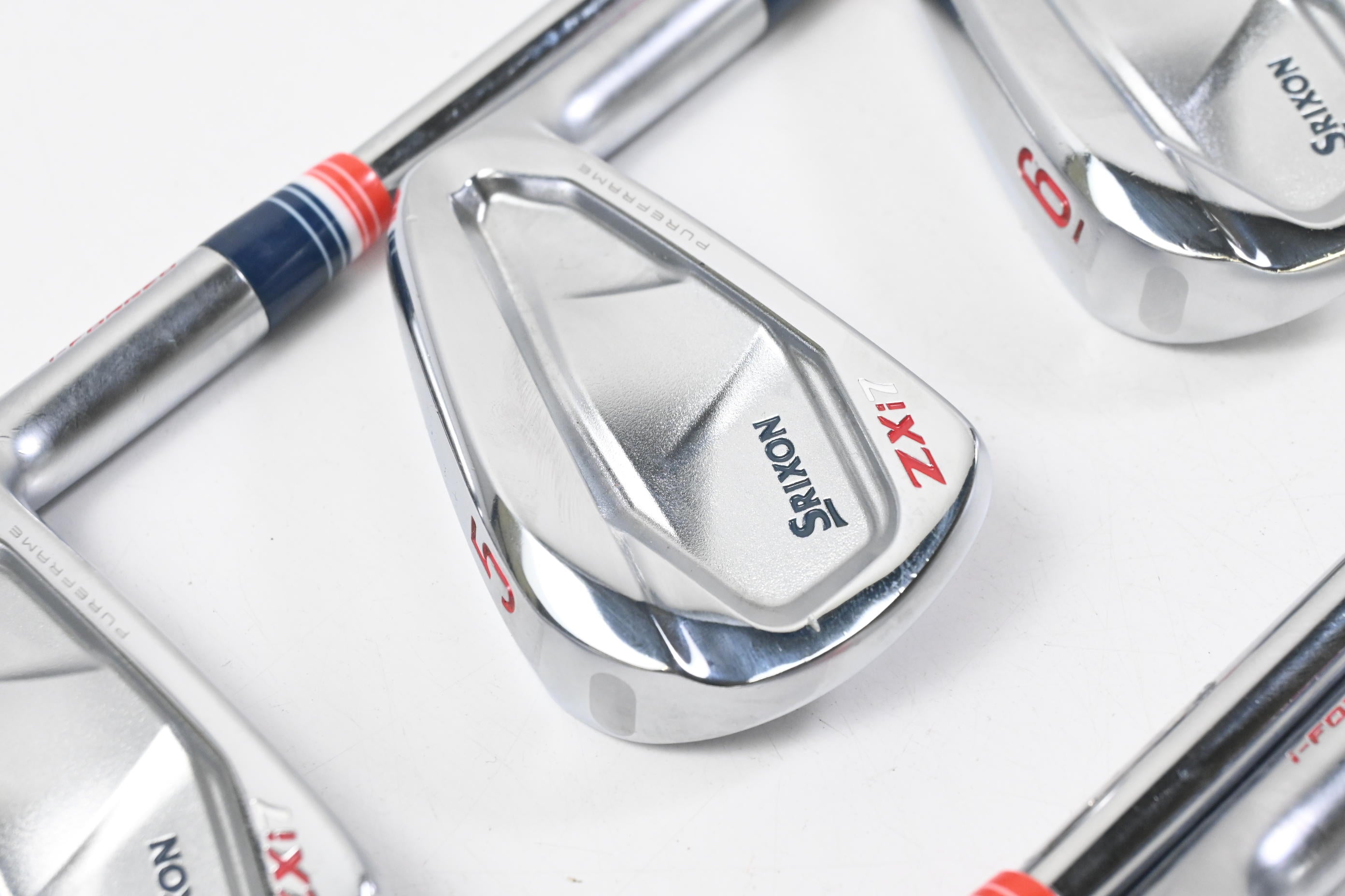 Srixon ZXi7 Irons / 4-PW / Stiff Flex Dynamic Gold Mid S300 115 Shafts