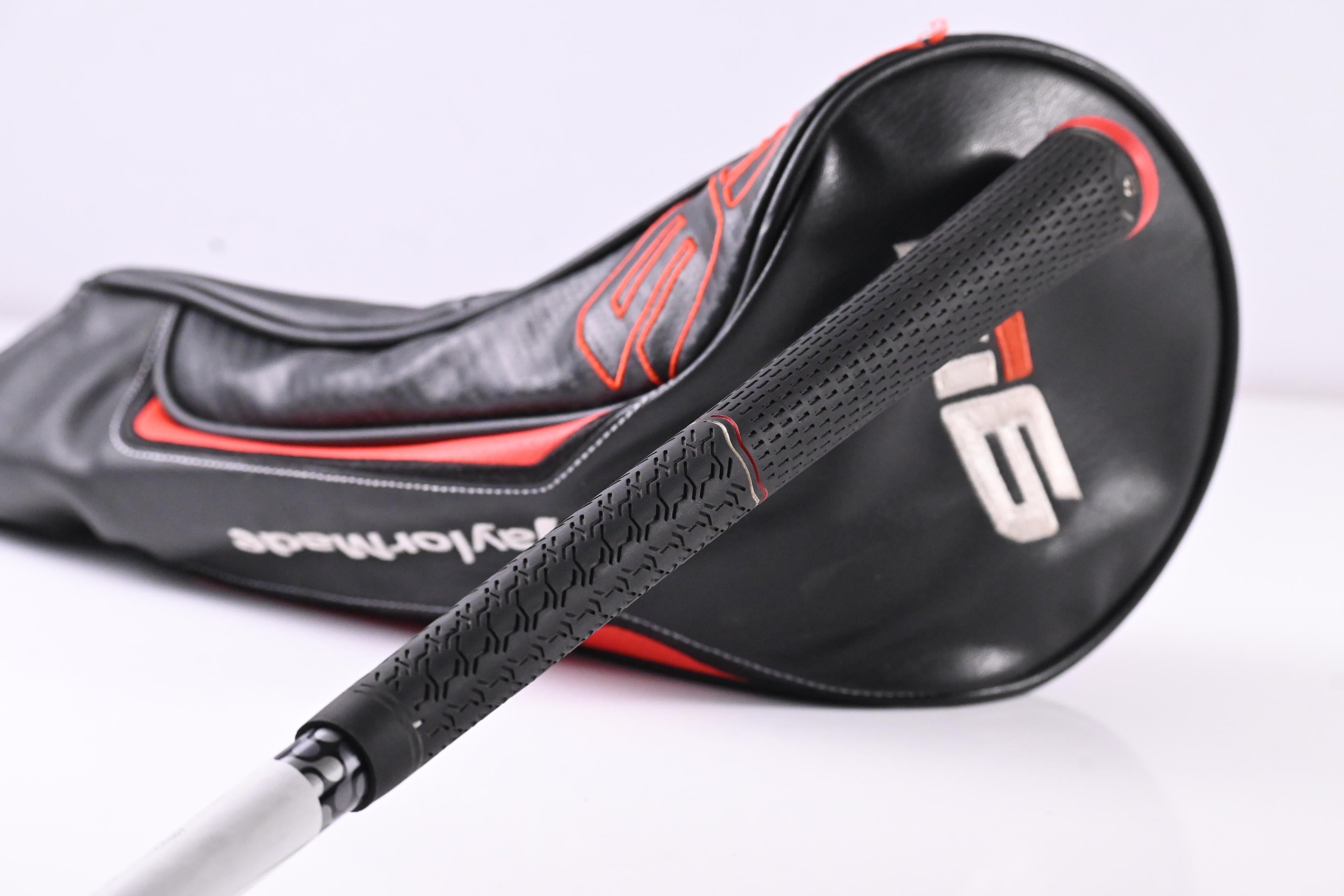 Taylormade M6 D-Type Driver / 10.5 Degree / Regular Flex Fujikura Atmos Black 6