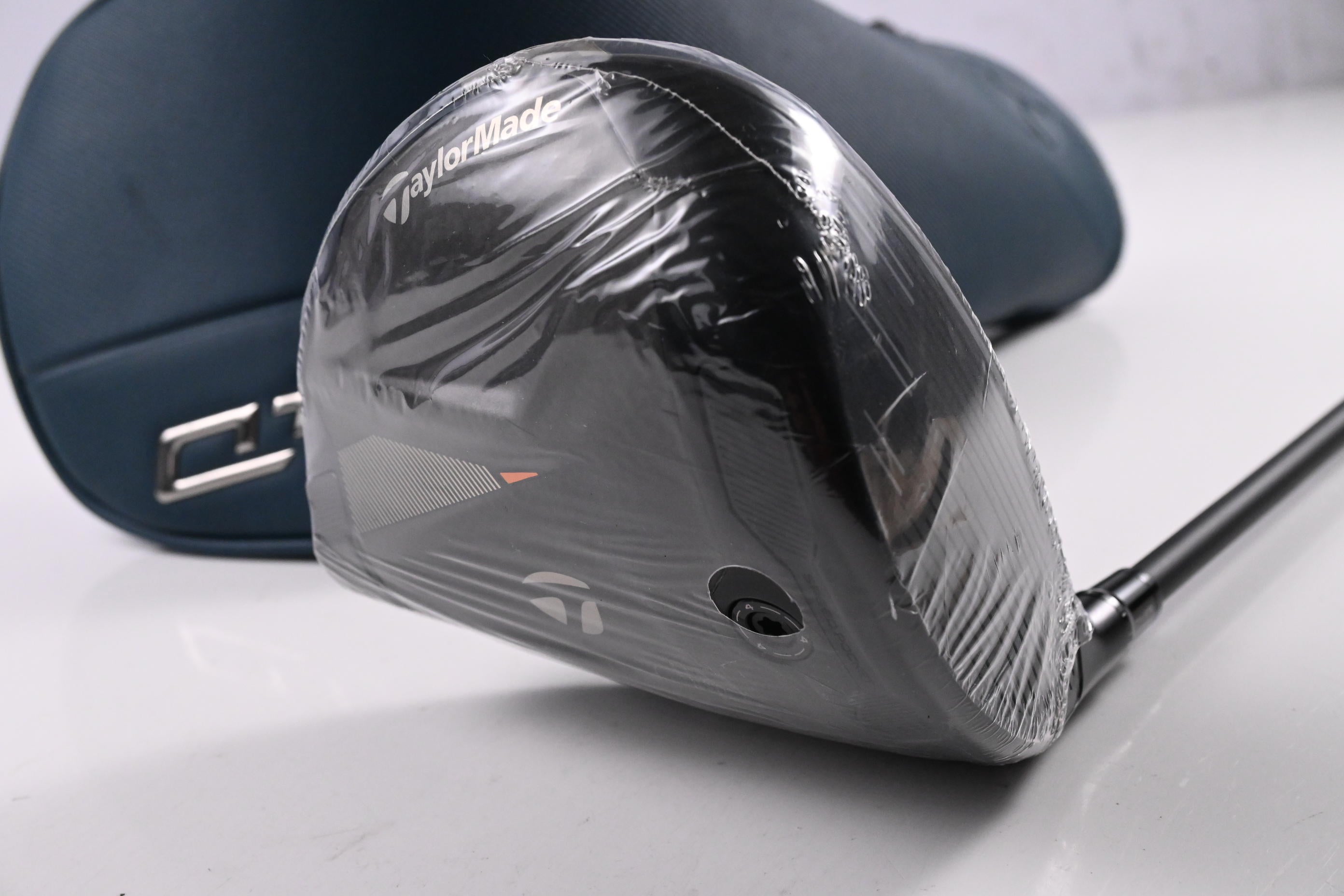 Taylormade Qi4D Max Driver / 10.5 Degree / Regular Flex Reax Blue 50 Shaft