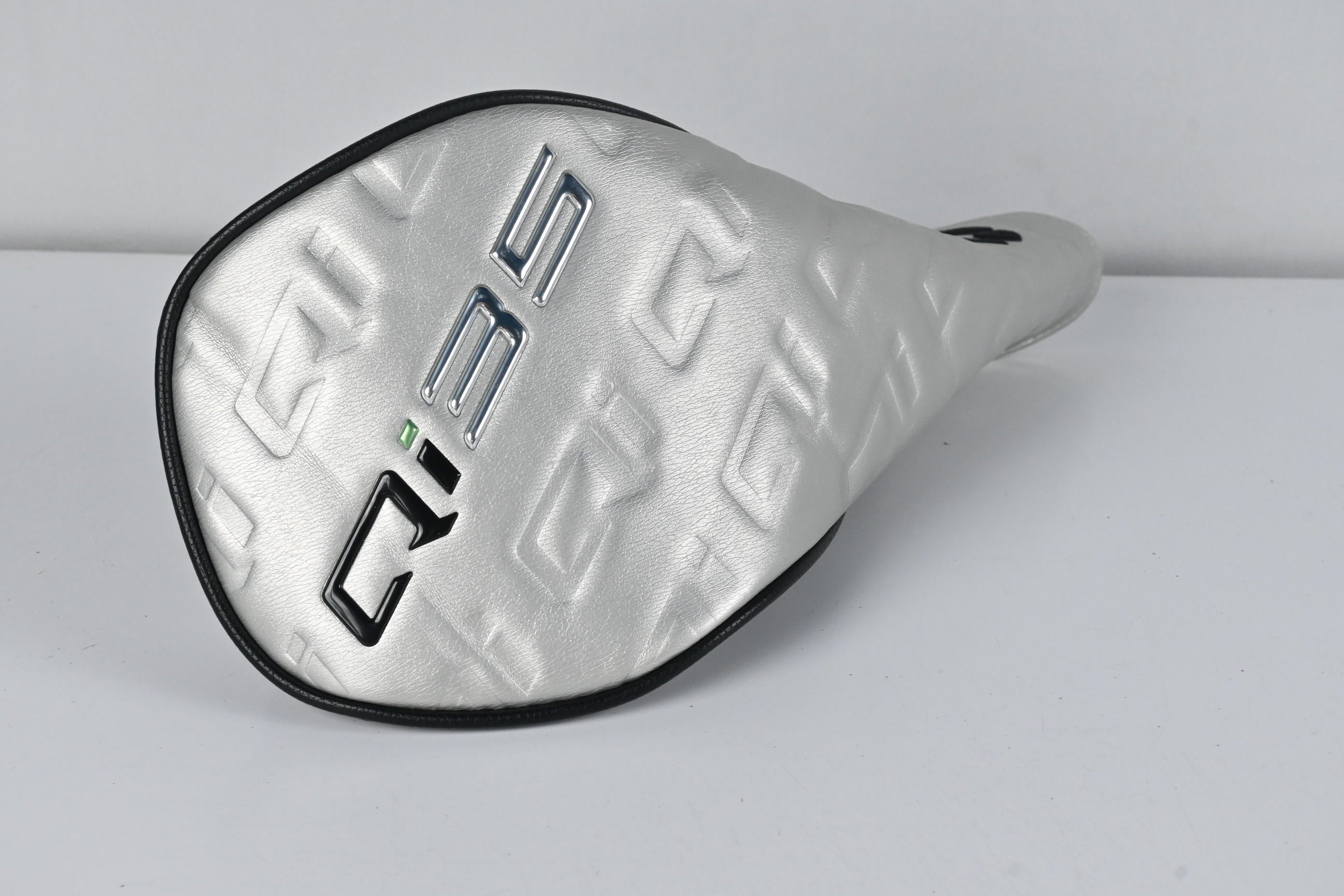 Taylormade Qi35 Driver / 9 Degree / Regular Flex Fujikura Ventus Blue 5 Shaft
