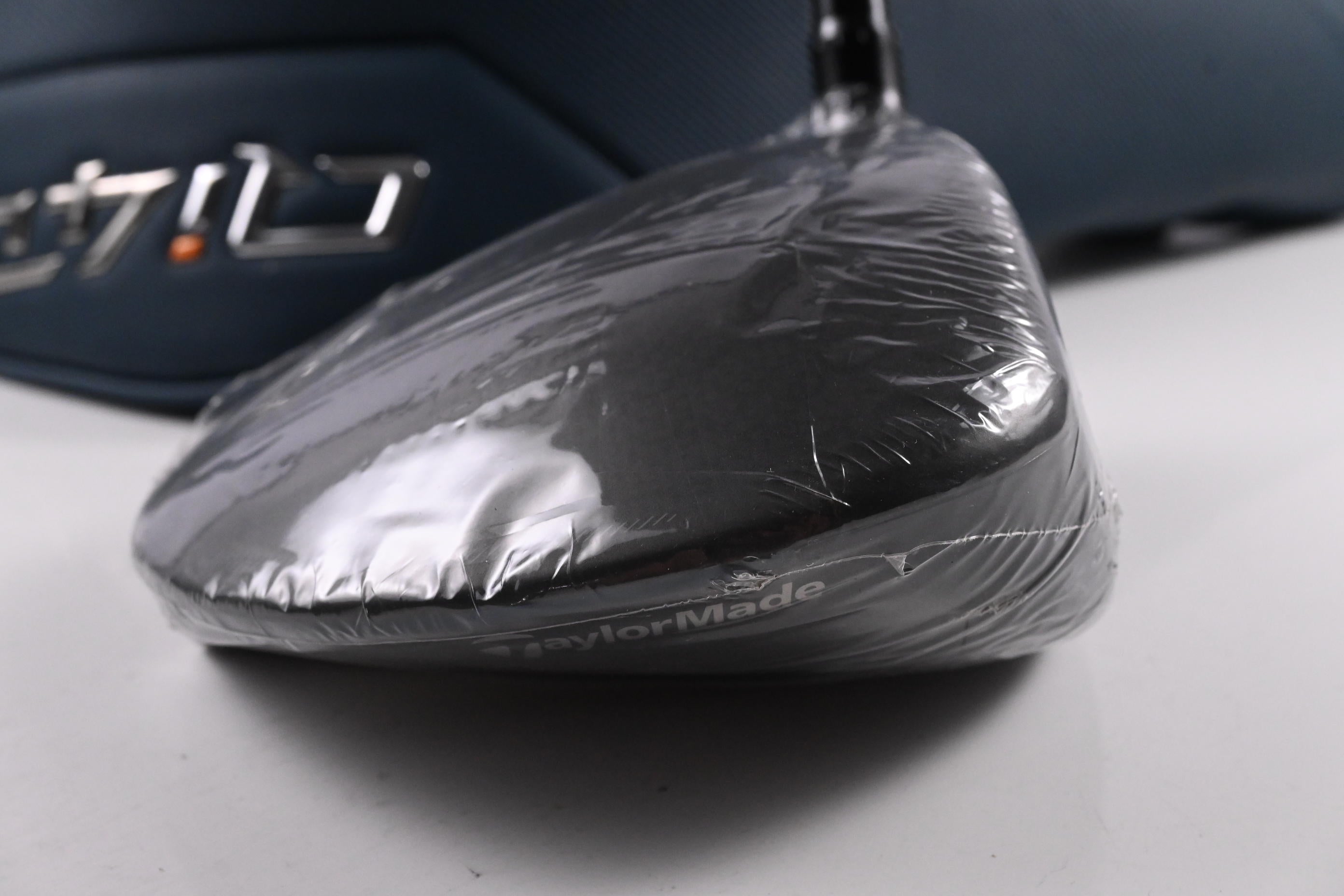 Taylormade Qi4D Max Driver / 10.5 Degree / Regular Flex Reax Blue 50 Shaft