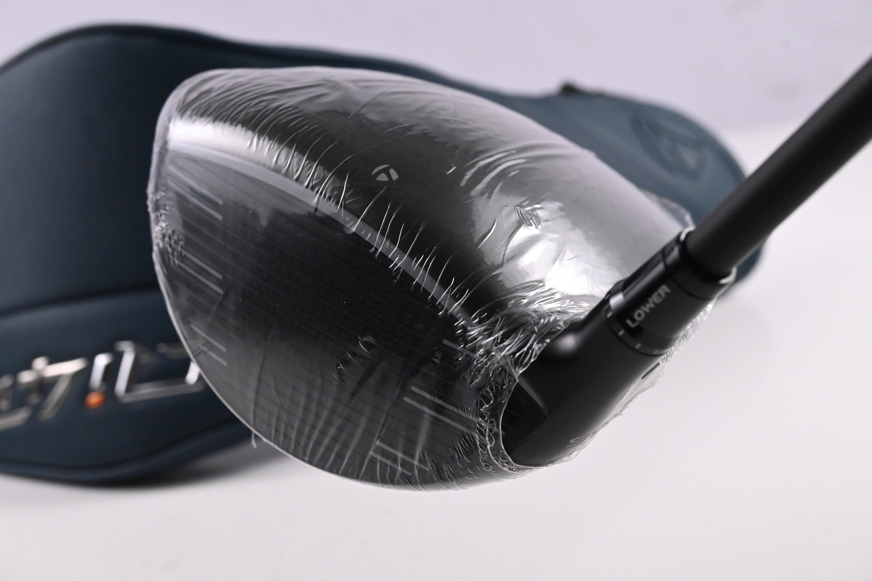 Taylormade Qi4D Max Driver / 10.5 Degree / Regular Flex Reax Blue 50 Shaft