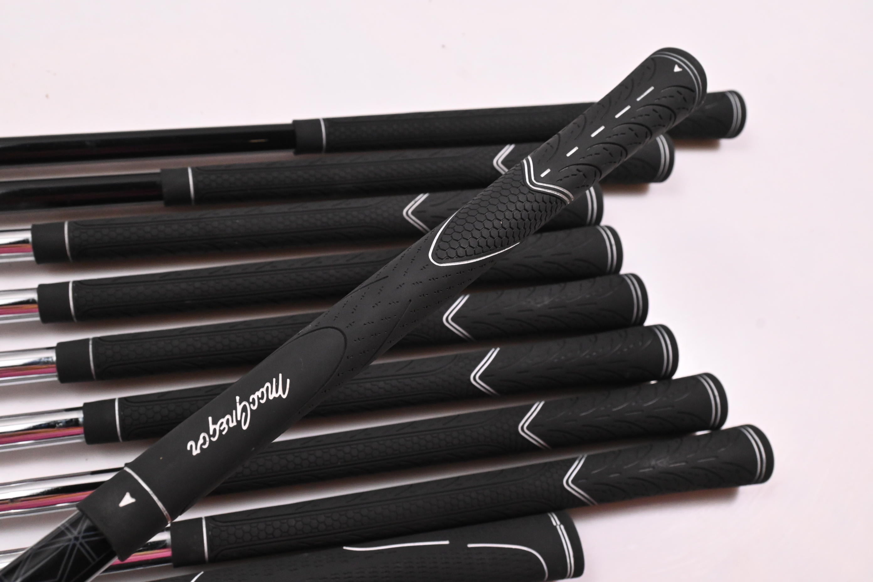 Macgregor CG-4000 Package Set / Woods, Irons, Putter, Bag