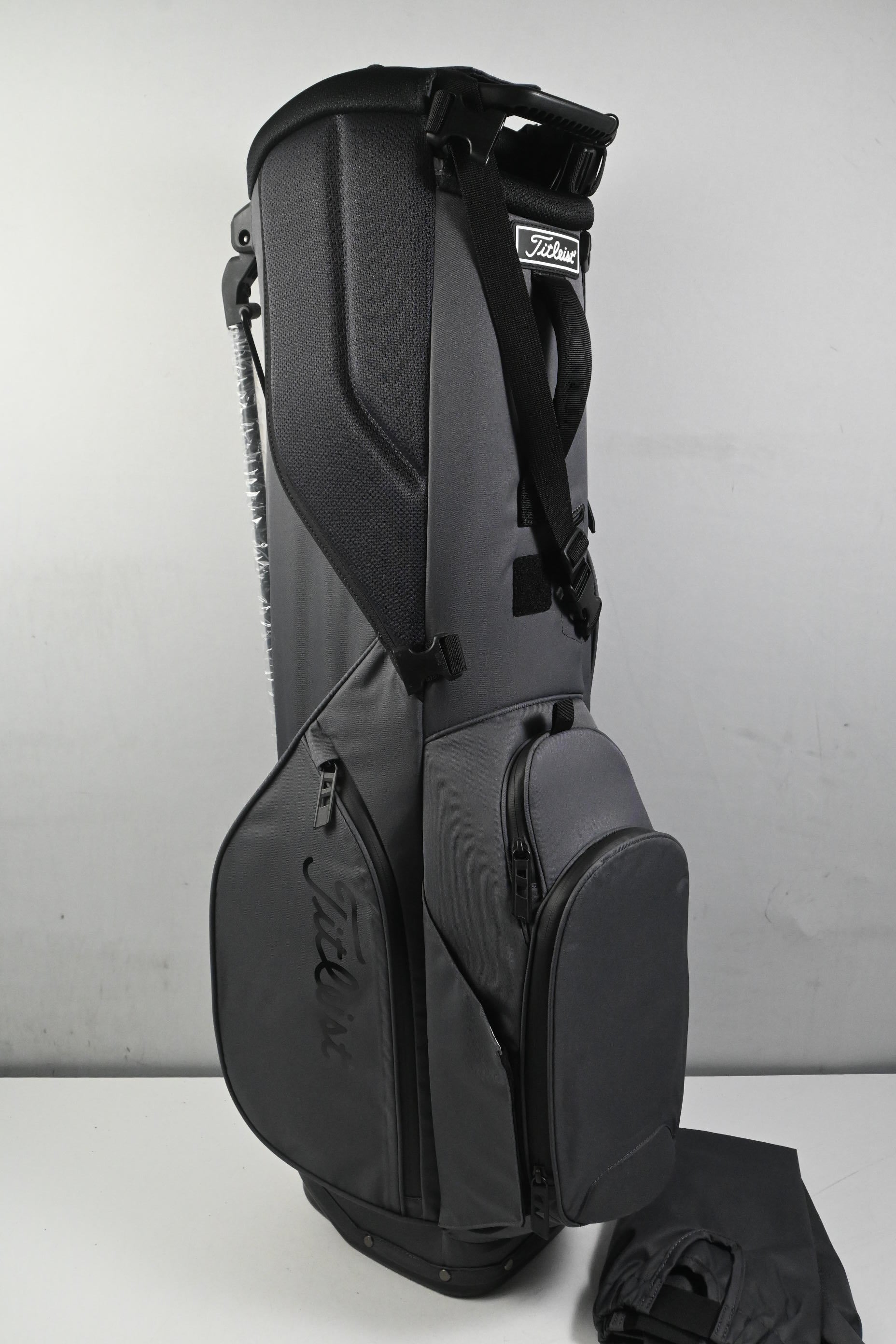 Titleist StaDry Stand Bag / 4-Way Divider / Black