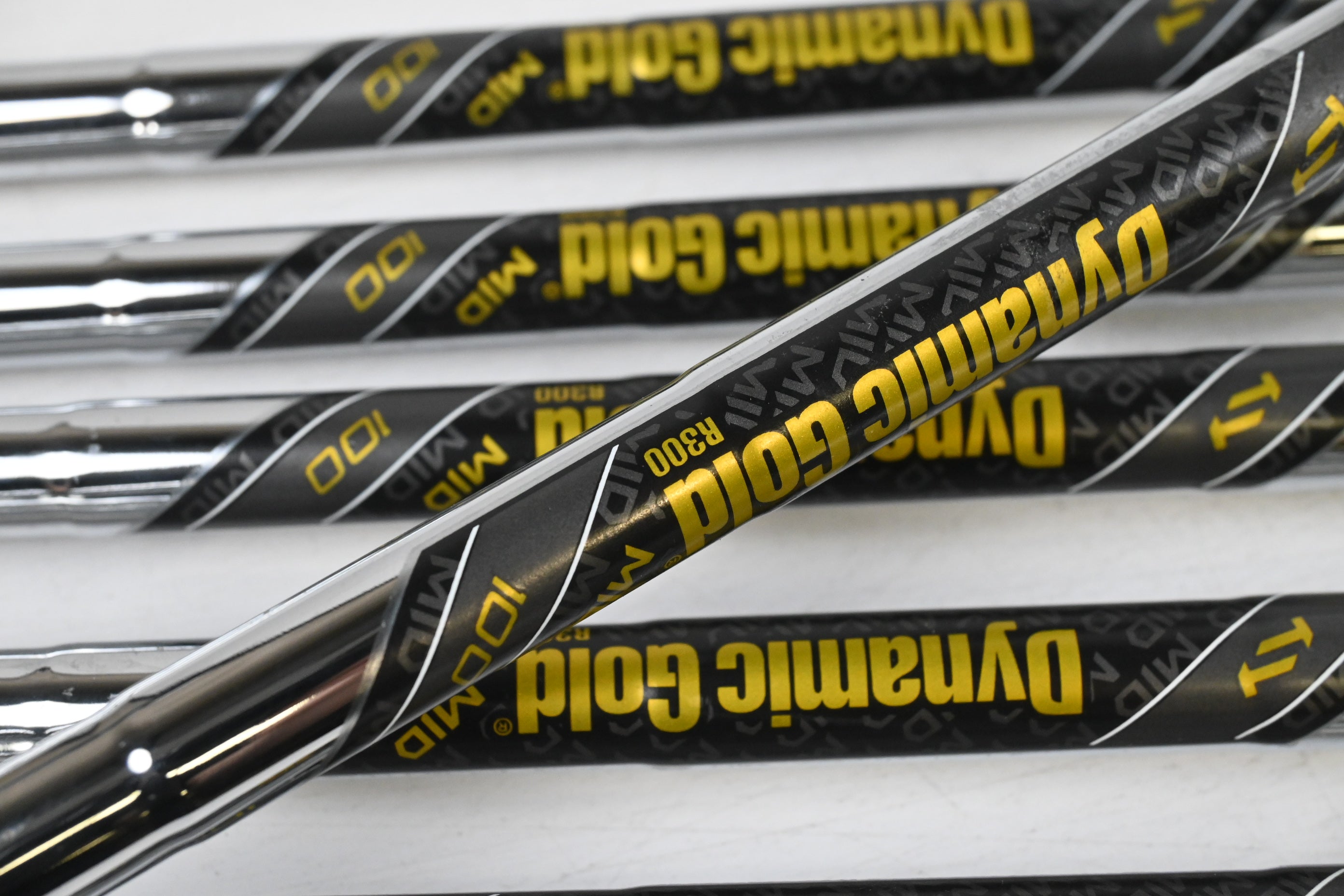 Callaway Apex Ai200 Irons / 4-PW / Regular Flex Dynamic Gold Mid 100 R300