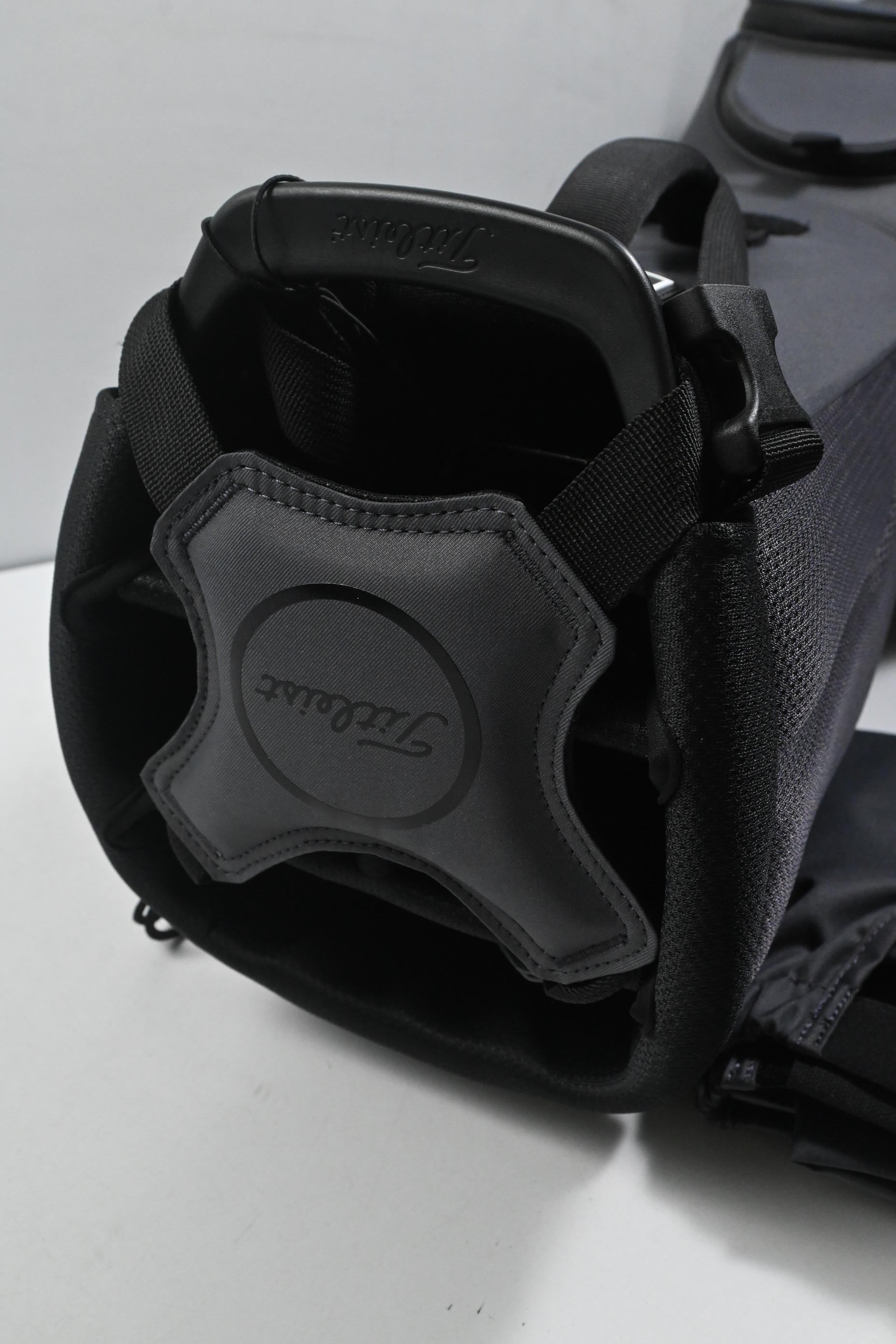 Titleist StaDry Stand Bag / 4-Way Divider / Black