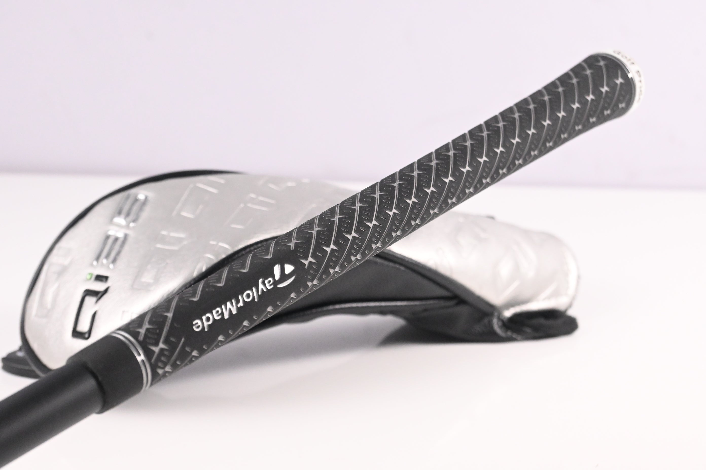 Taylormade Qi35 Max Lite #5 Hybrid / 27 Degree / Senior Flex Vanquish 5 Shaft