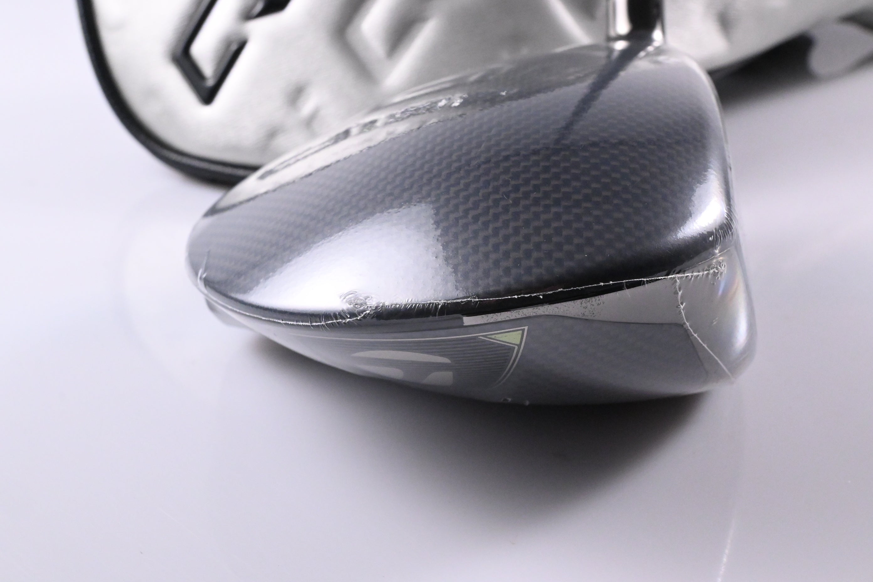 Taylormade Qi35 LS Driver / 9 Degree / Stiff Flex Kai'Li Dark Waves White 60