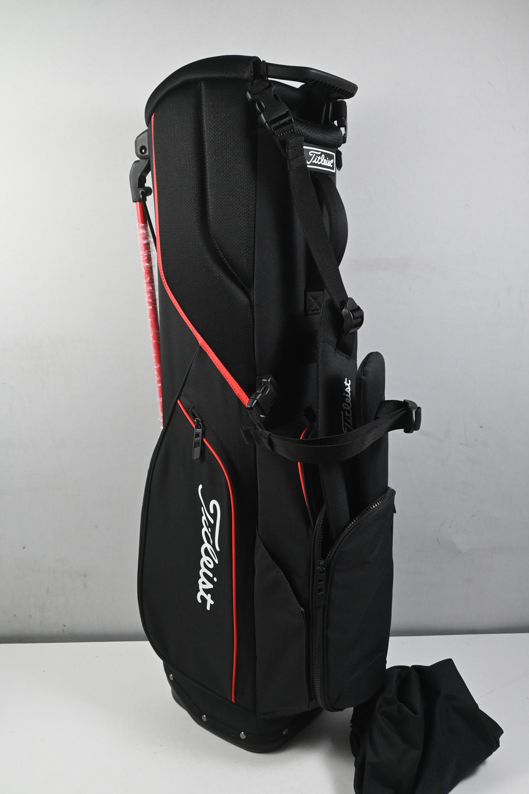 Titleist Stand Bag / 5-Way Divider / Black, White & Red
