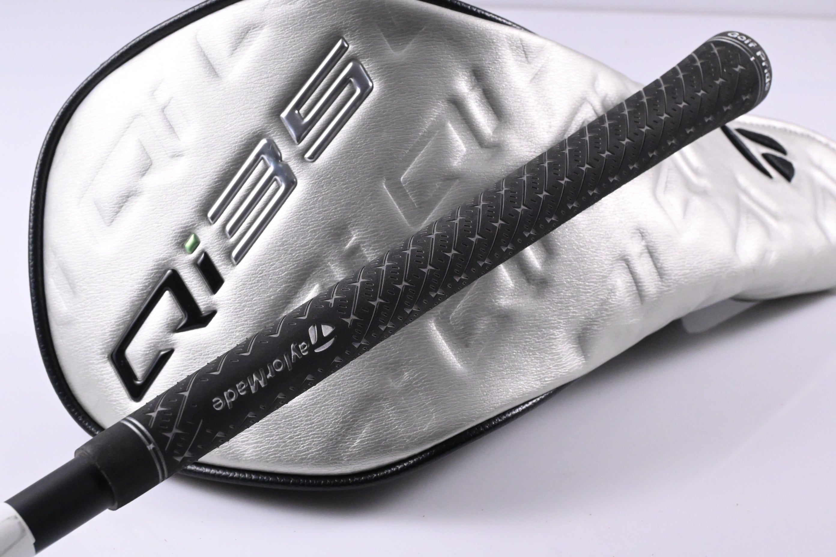 Taylormade Qi35 LS Driver / 9 Degree / Stiff Flex Kai'Li Dark Waves White 60