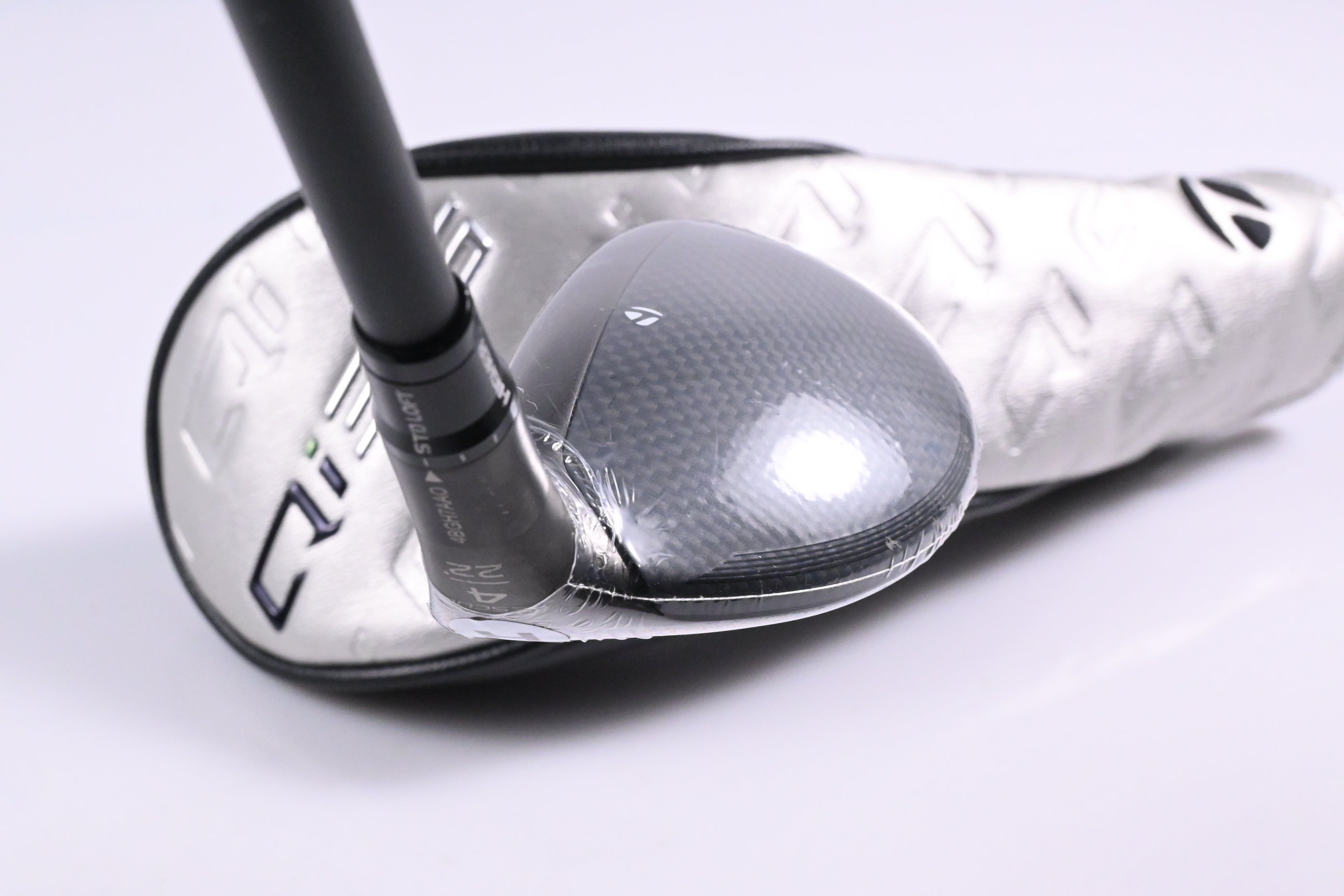 Taylormade Qi35 #4 Hybrid / 22 Degree / Regular Flex Fujikura Ventus Blue 6