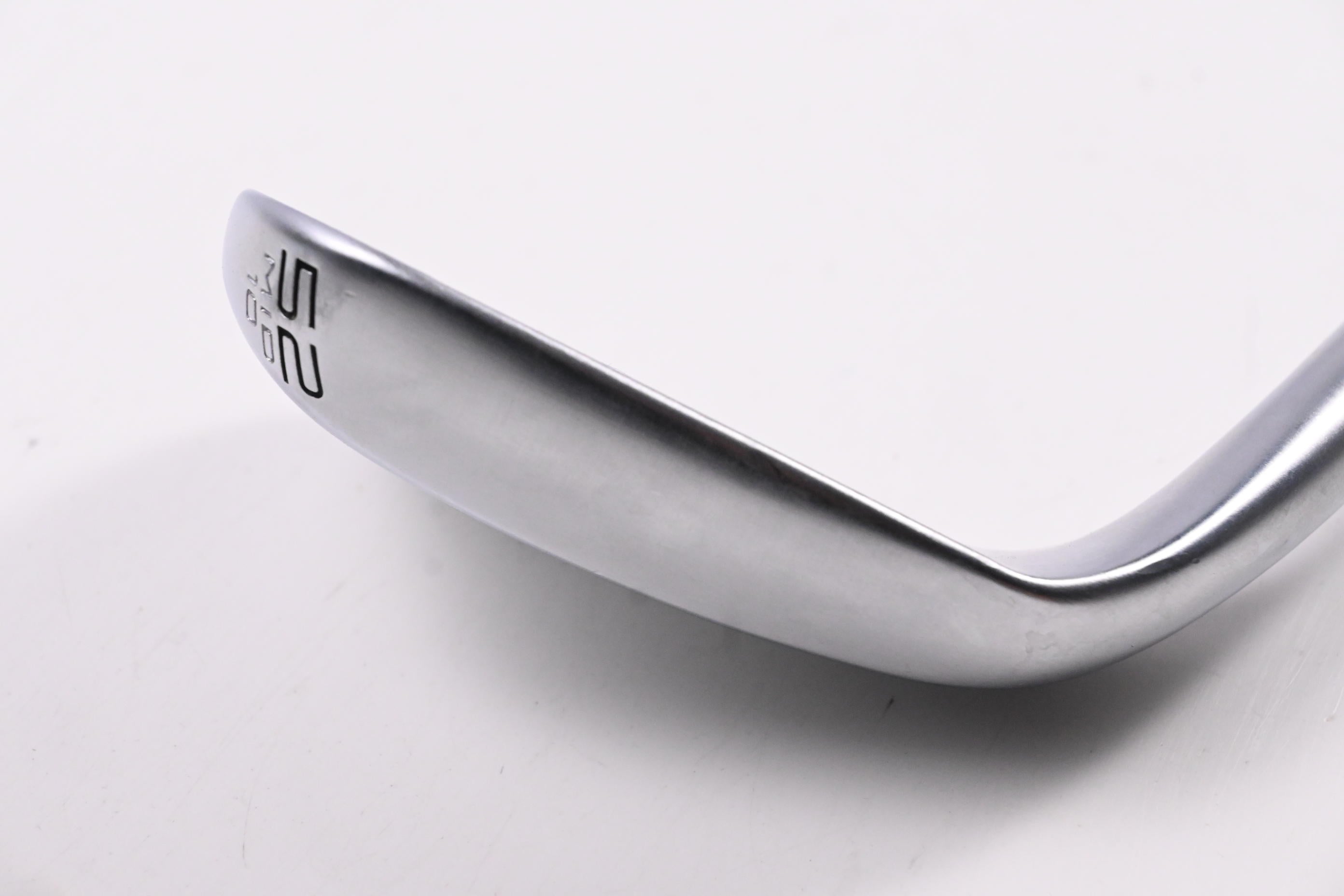 Cleveland RTZ Gap Wedge / 52 Degree / Wedge Flex Dynamic Gold Spinner Shaft