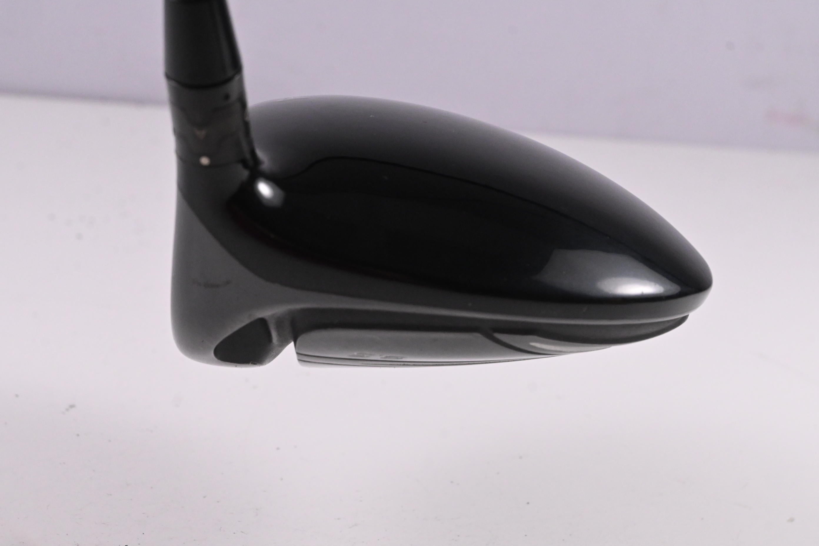 Titleist 915 D2 Driver / 9.5 Degree / Stiff Flex Diamana S+ Blue 60 Shaft