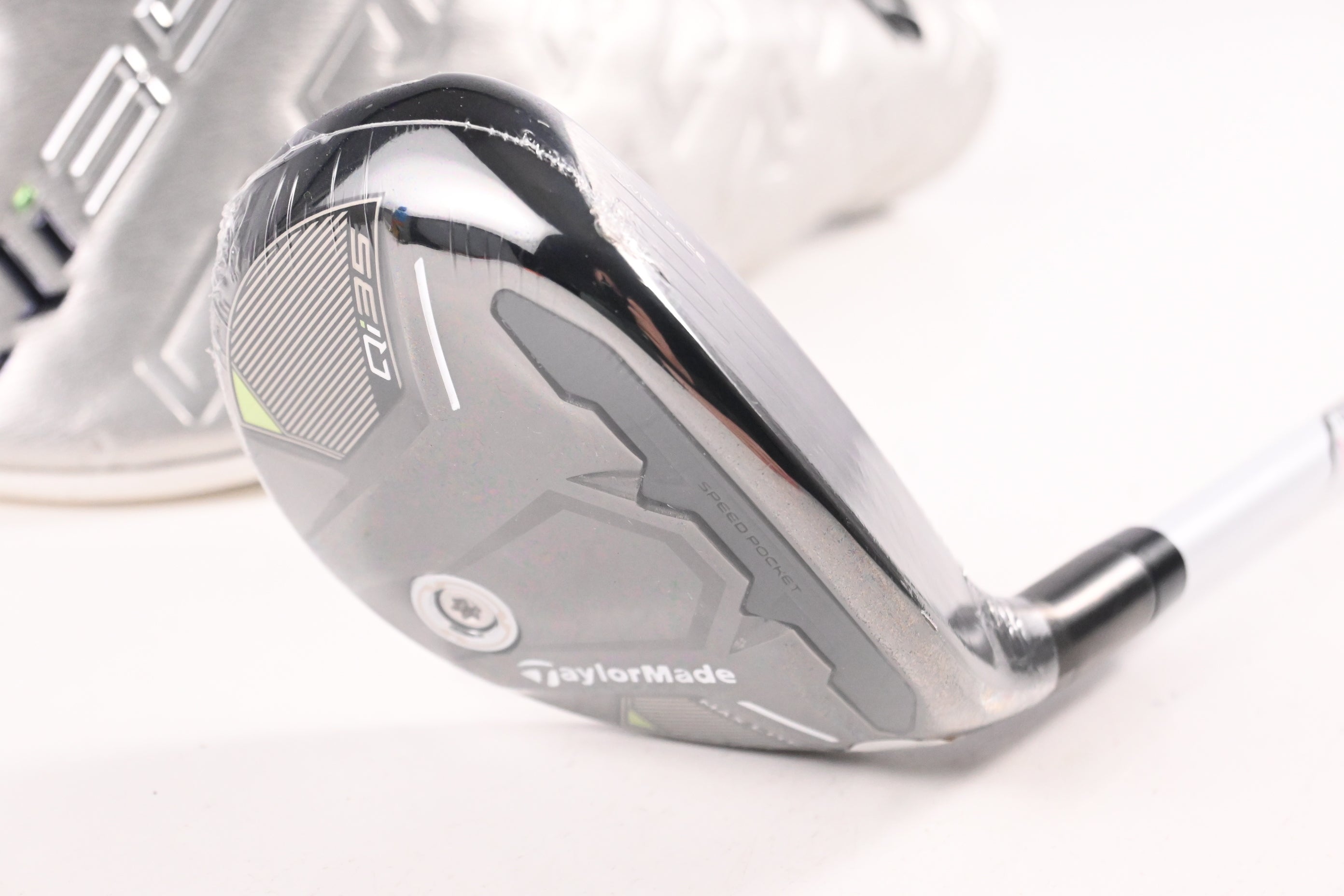 Ladies Taylormade Qi35 Max Lite #5 Hybrid / 27 Degree / Ladies Flex Air Speeder 40