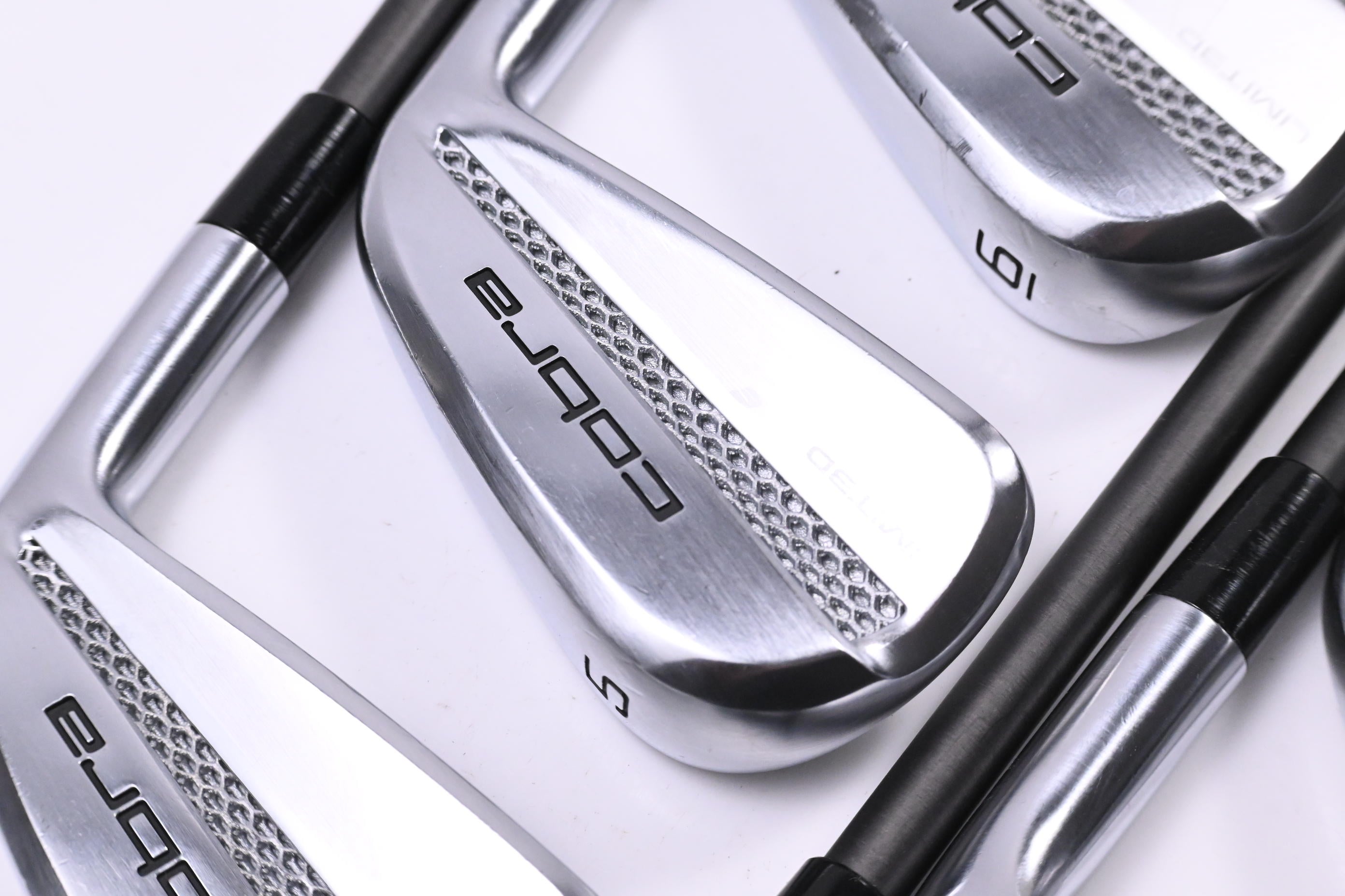 Cobra Limt3d Irons / 4-PW / Stiff Flex Steelfiber i95 cw Private Reserve Shafts