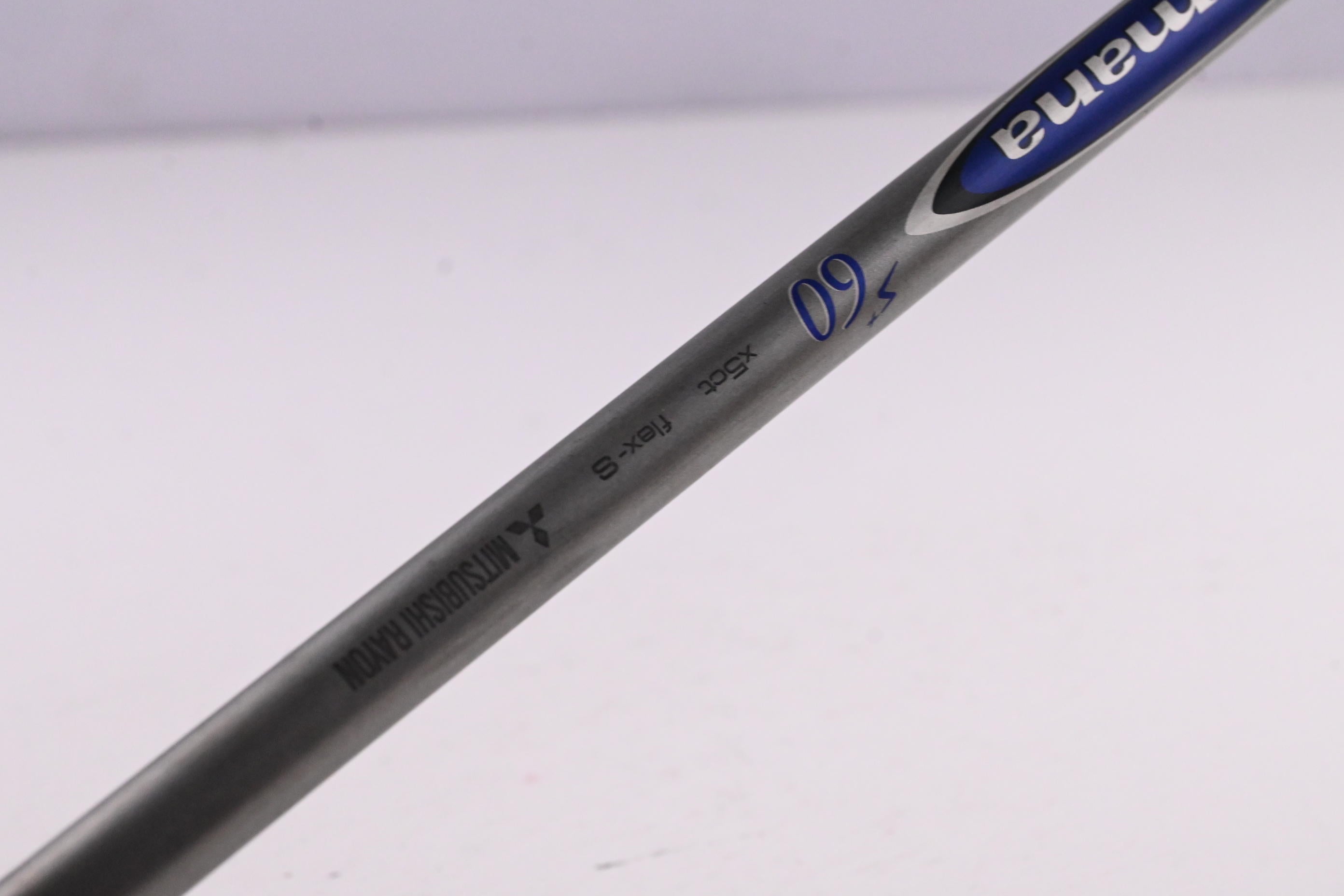 Titleist 915 D2 Driver / 9.5 Degree / Stiff Flex Diamana S+ Blue 60 Shaft