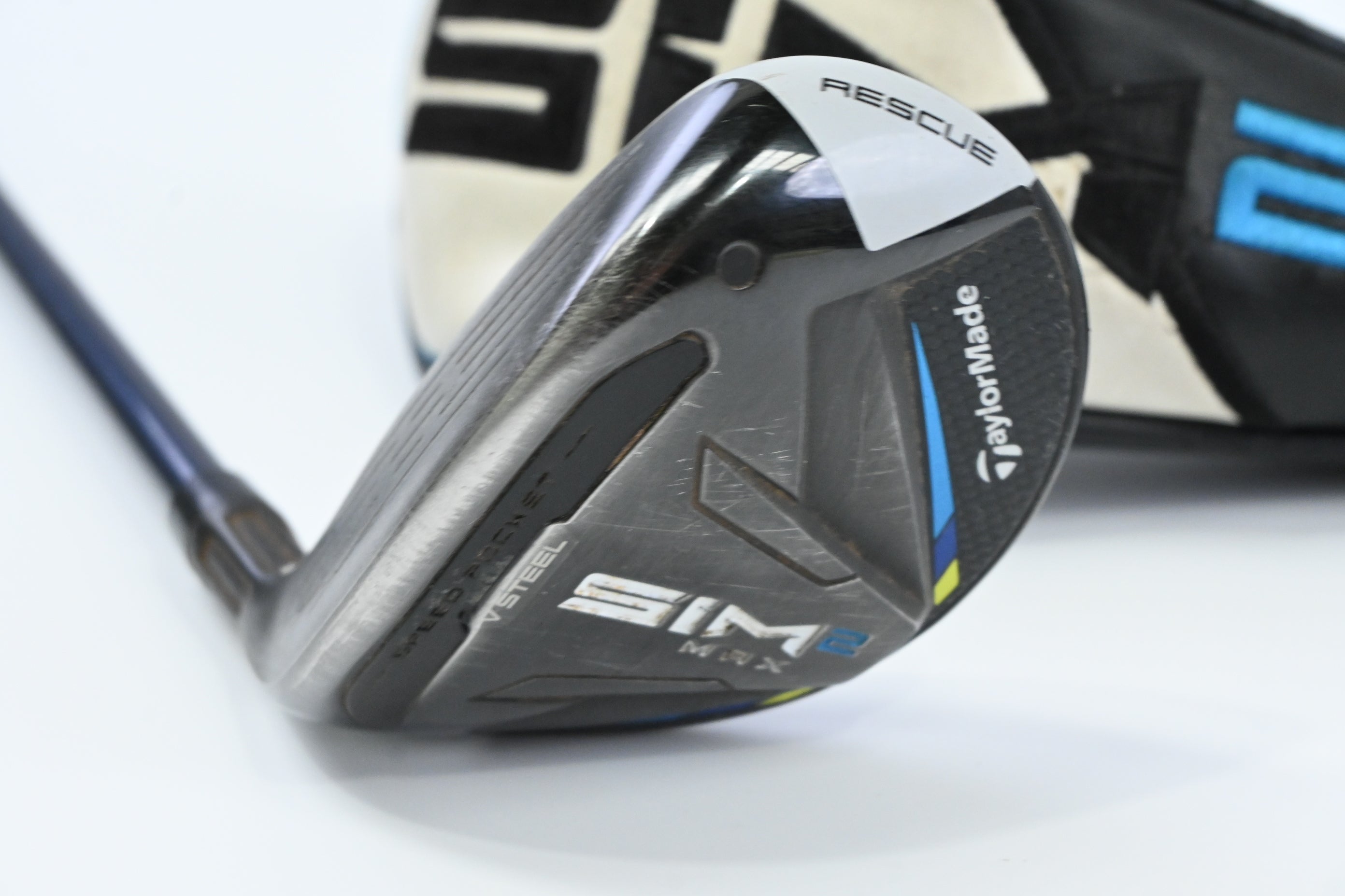 Left Hand Taylormade SIM2 Max #4 Hybrid / 22 Degree / Regular Flex Ventus Blue 6