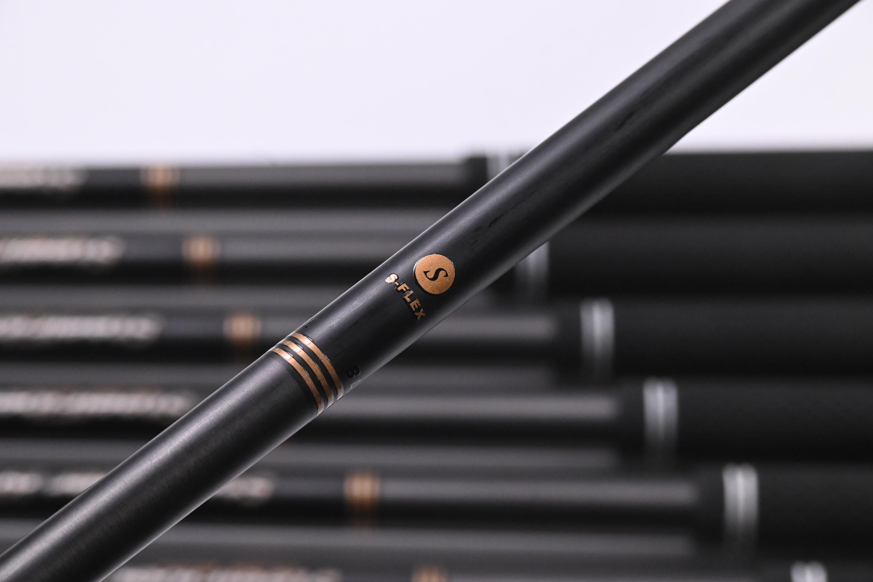 Cobra Limt3d Irons / 4-PW / Stiff Flex Steelfiber i95 cw Private Reserve Shafts
