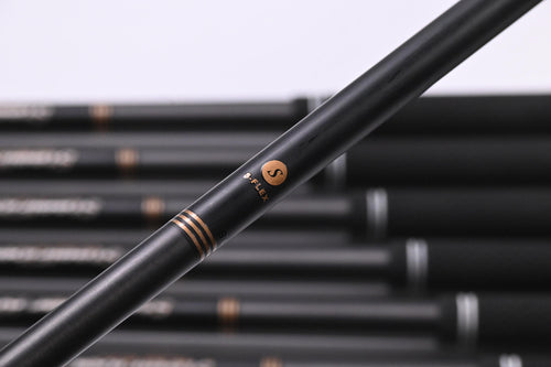 Cobra Limt3d Irons / 4-PW / Stiff Flex Steelfiber i95 cw Private Reserve Shafts