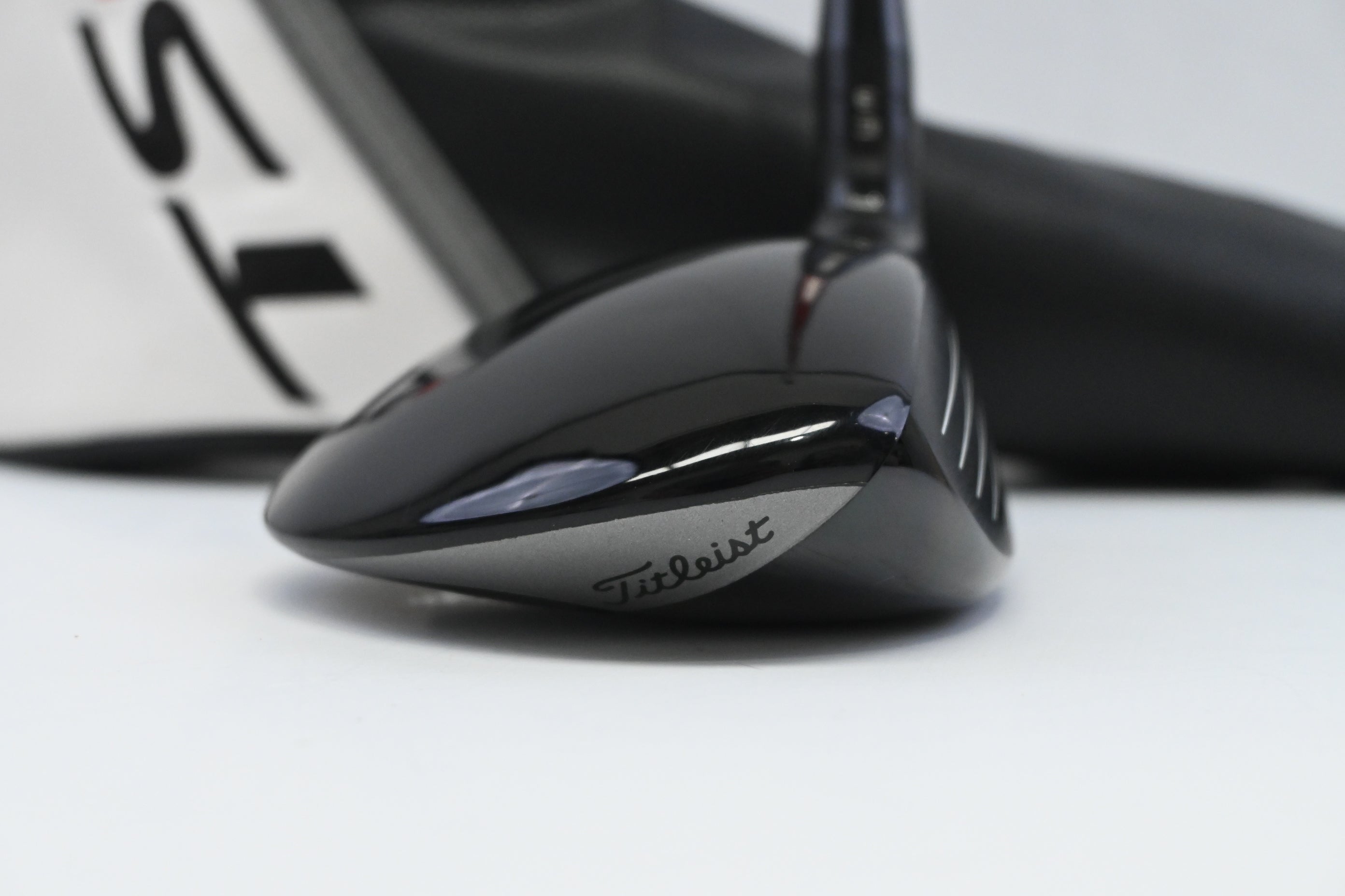 Titleist TSR1 #5 Wood / 18 Degree / Regular Flex Denali Red 60 Shaft
