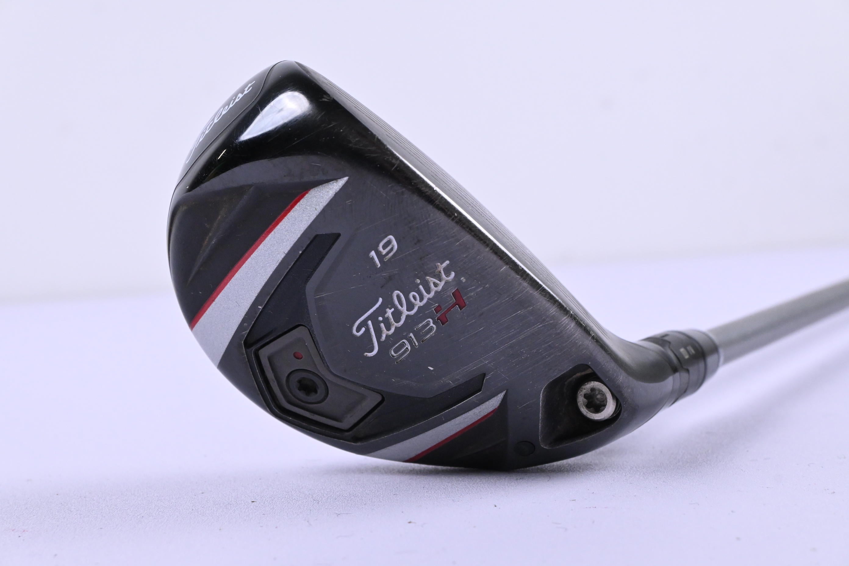 Titleist 913H #3 Hybrid / 19 Degree / Regular Flex Diamana M+ Red 60 Shaft