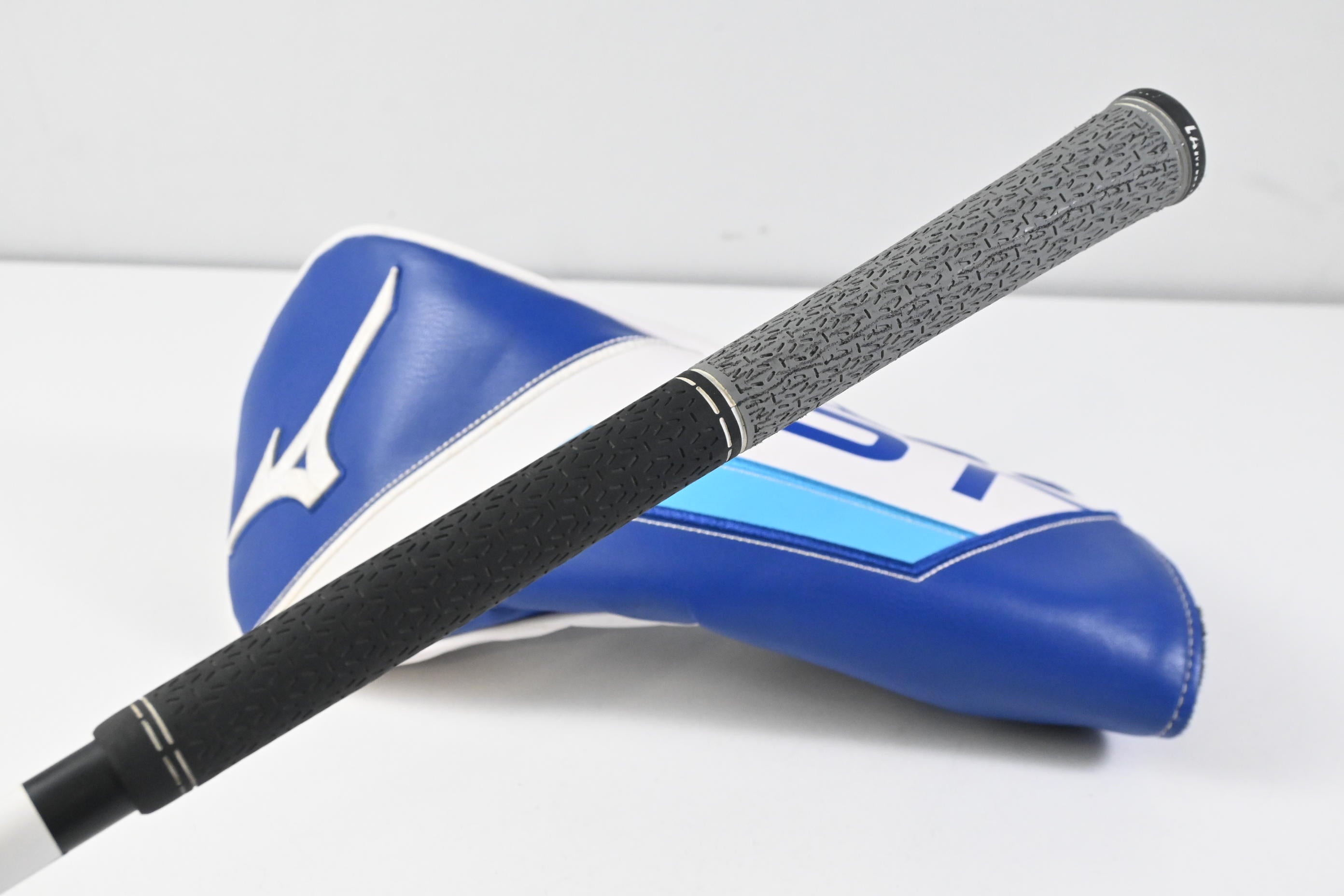 Mizuno ST-Z 230 Driver / 10.5 Degree / Regular Flex Fujikura Motore X F3 5 Shaft