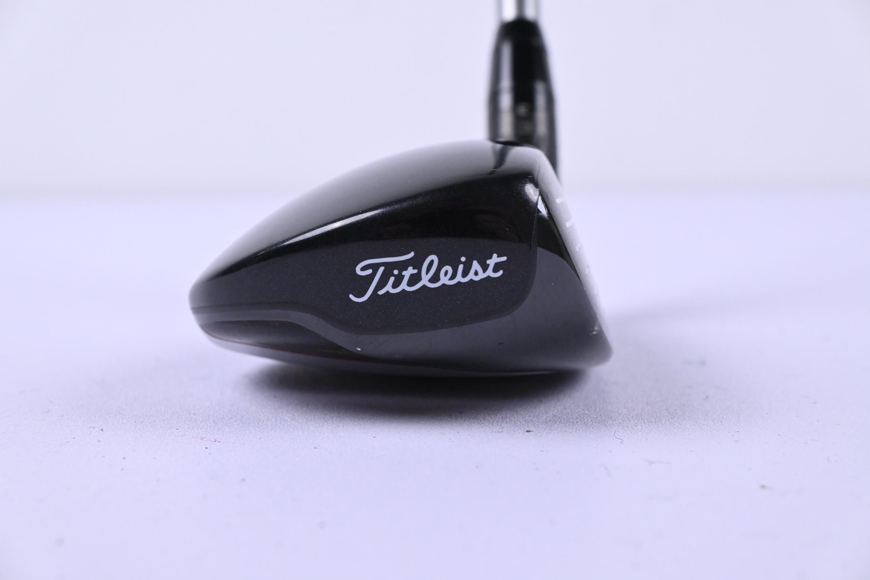 Titleist 913H #3 Hybrid / 19 Degree / Regular Flex Diamana M+ Red 60 Shaft