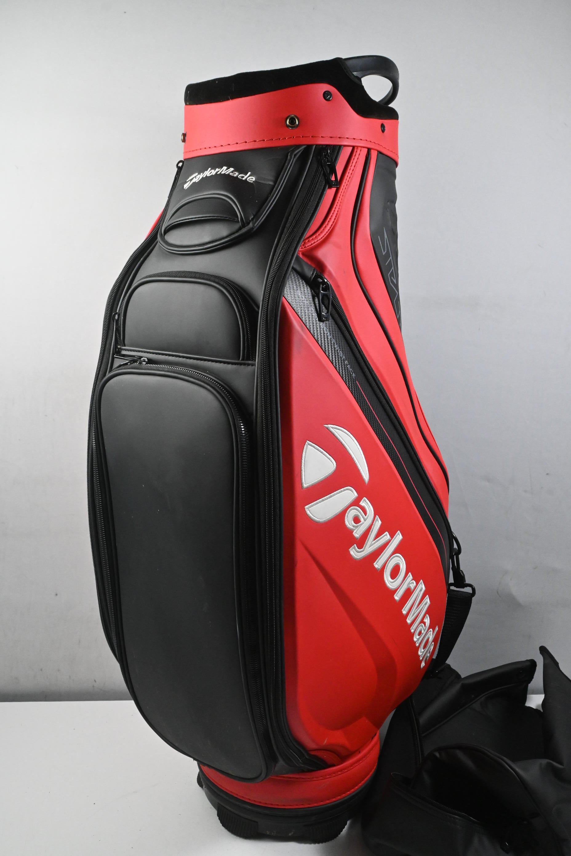 Taylormade Stealth Tour Bag / 6-Way Divider / Red & Black