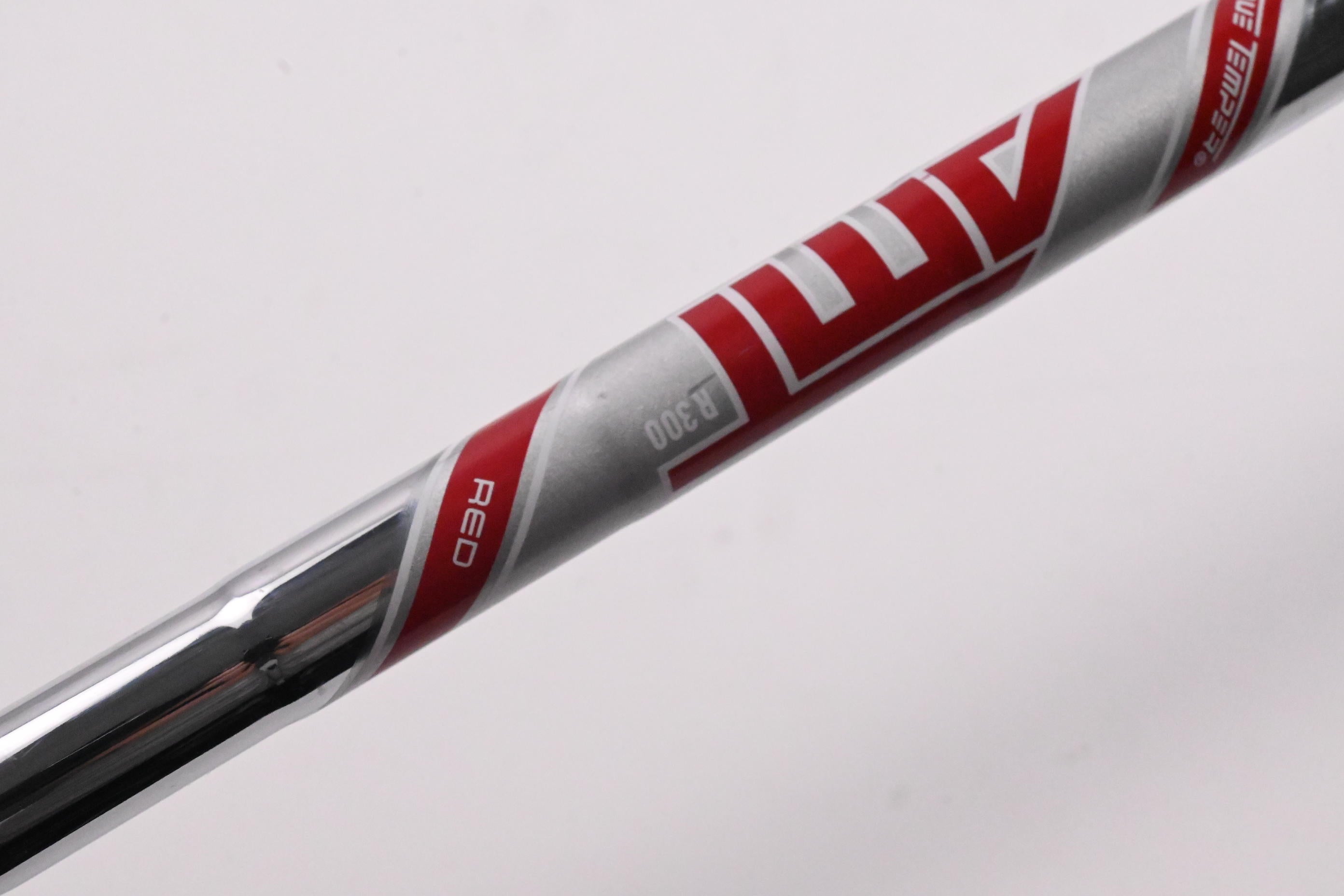 Titleist T350 #7 Iron / 29 Degree / Regular Flex True Temper AMT Red R300 Shaft