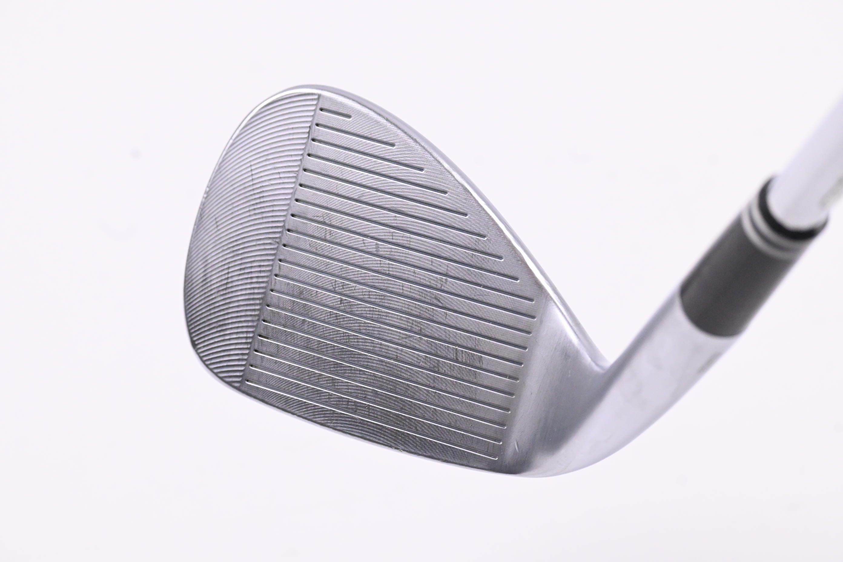 Cleveland RTX Full Face Sand Wedge / 54 Degree / Wedge Flex Dynamic Gold Spinner