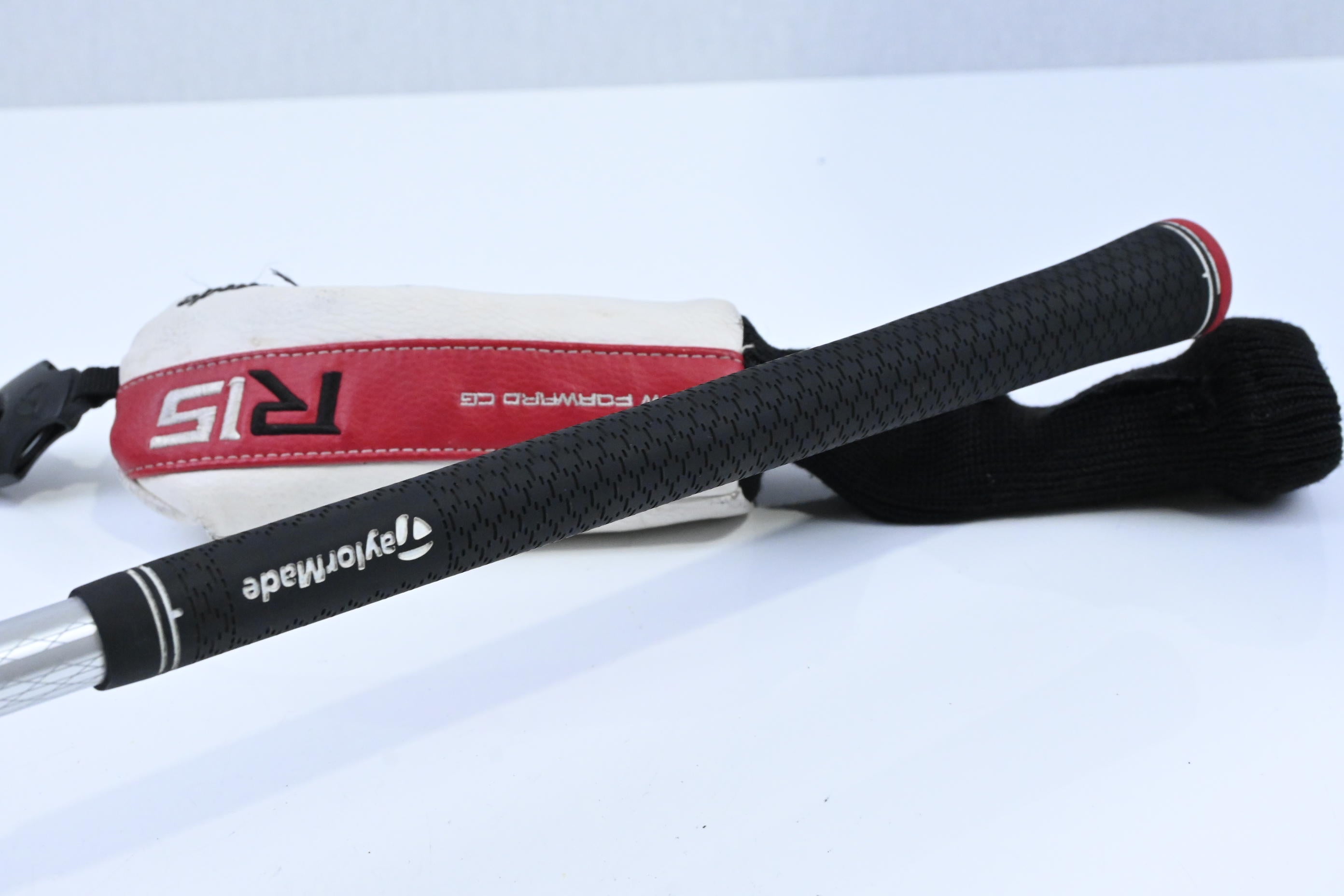 Taylormade R15 #2 Hybrid / 17 Degree / X-Flex Fujikura Speeder 77 Evolution