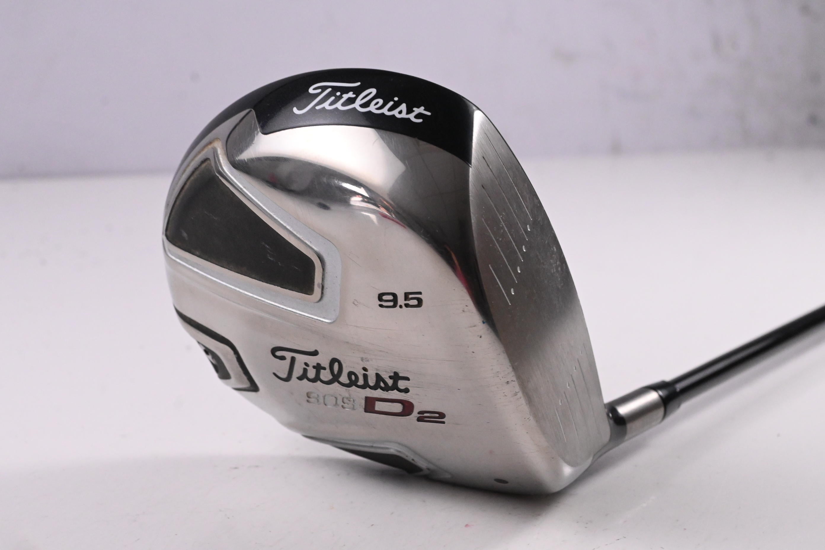 Titleist 909 D2 Driver / 9.5 Degree / Stiff Flex Aldila Voodoo Shaft