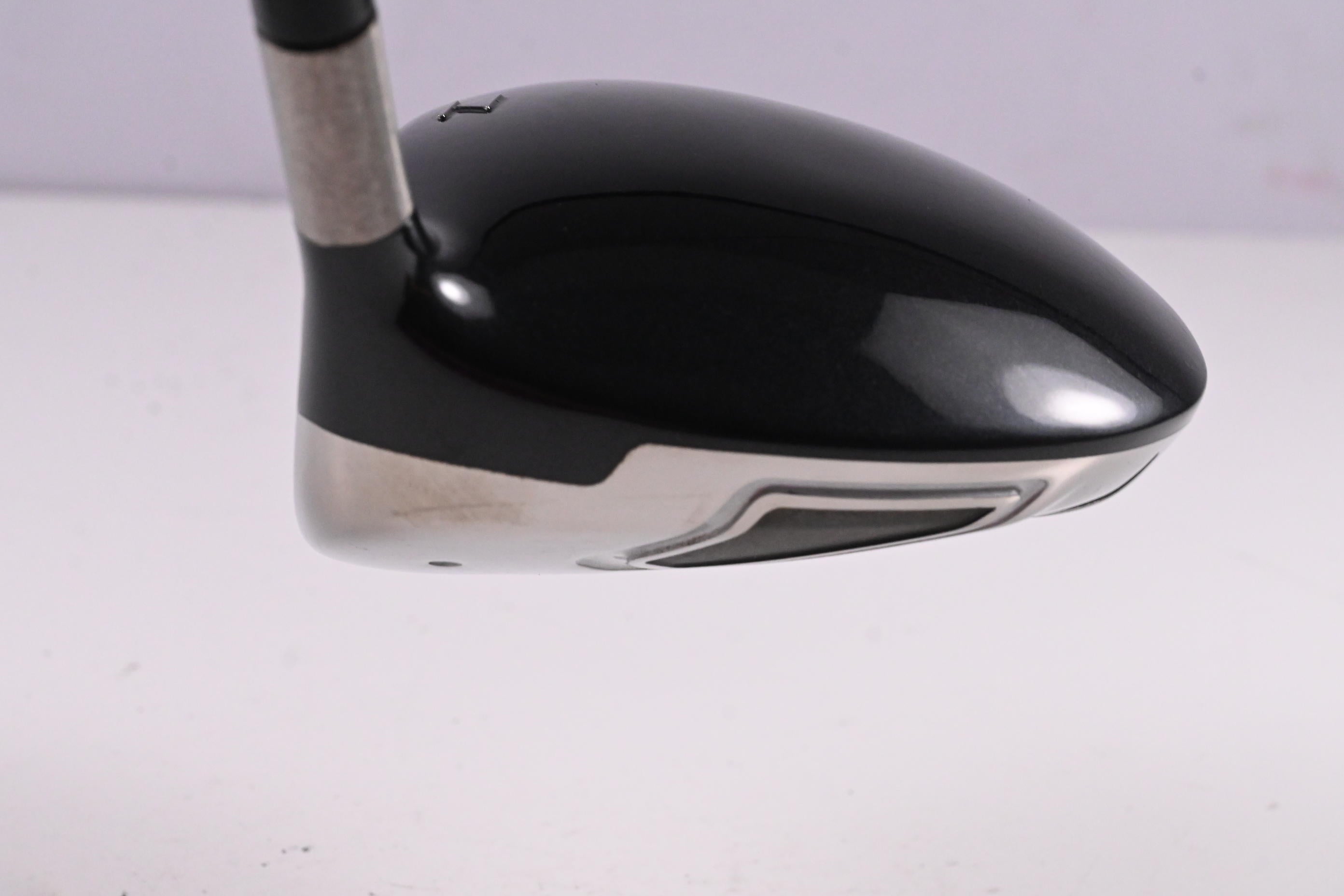 Titleist 909 D2 Driver / 9.5 Degree / Stiff Flex Aldila Voodoo Shaft