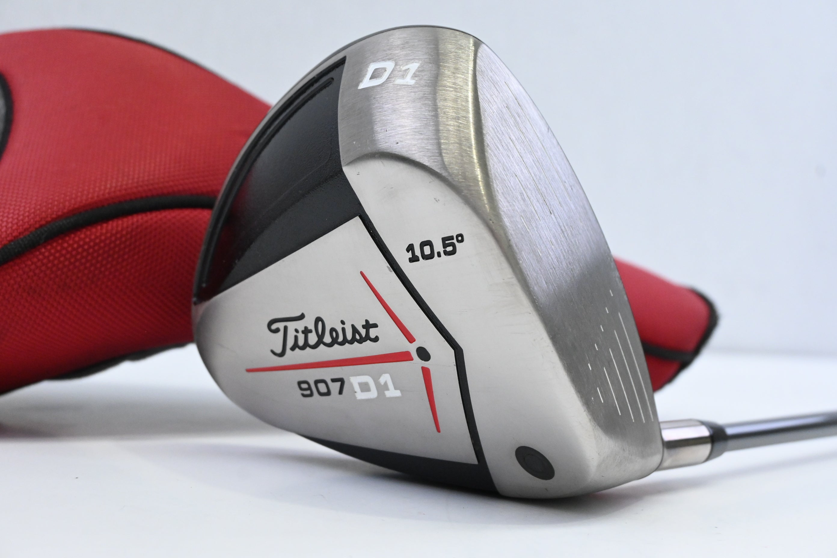 Titleist 907 D1 Driver / 10.5 Degree / Stiff Flex Diamana 65 Shaft