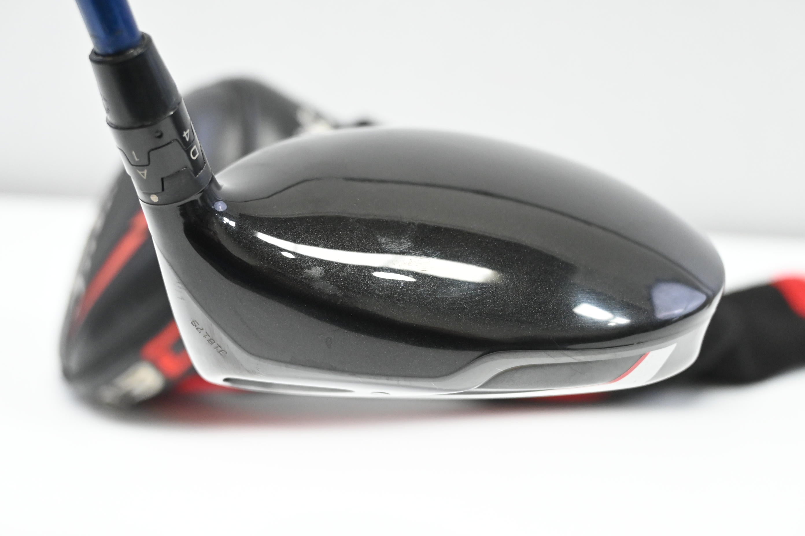 Titleist 913 D3 Driver / 8.5 Degree / Stiff Flex Project X-7C3 Shaft
