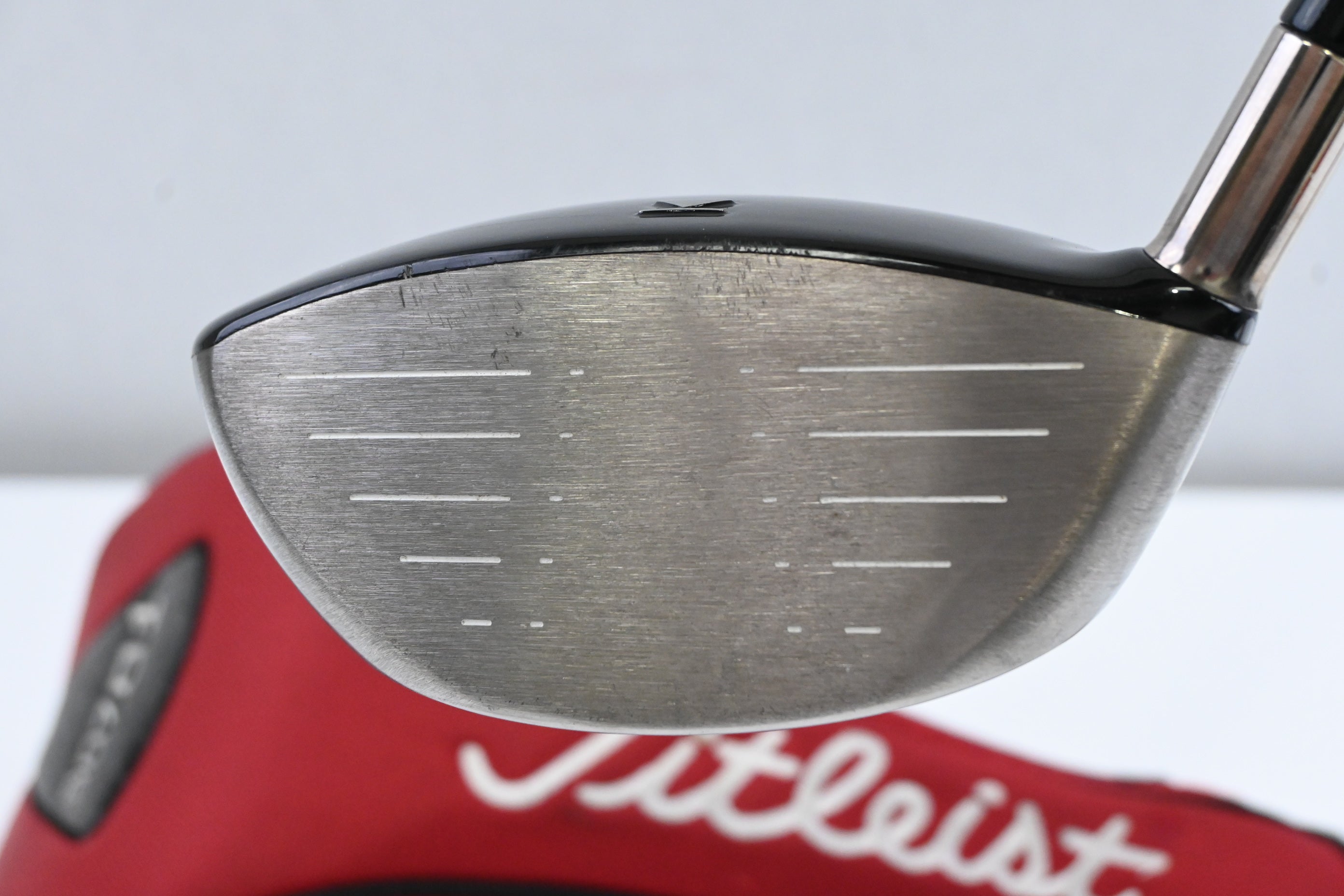 Titleist 907 D1 Driver / 10.5 Degree / Stiff Flex Diamana 65 Shaft