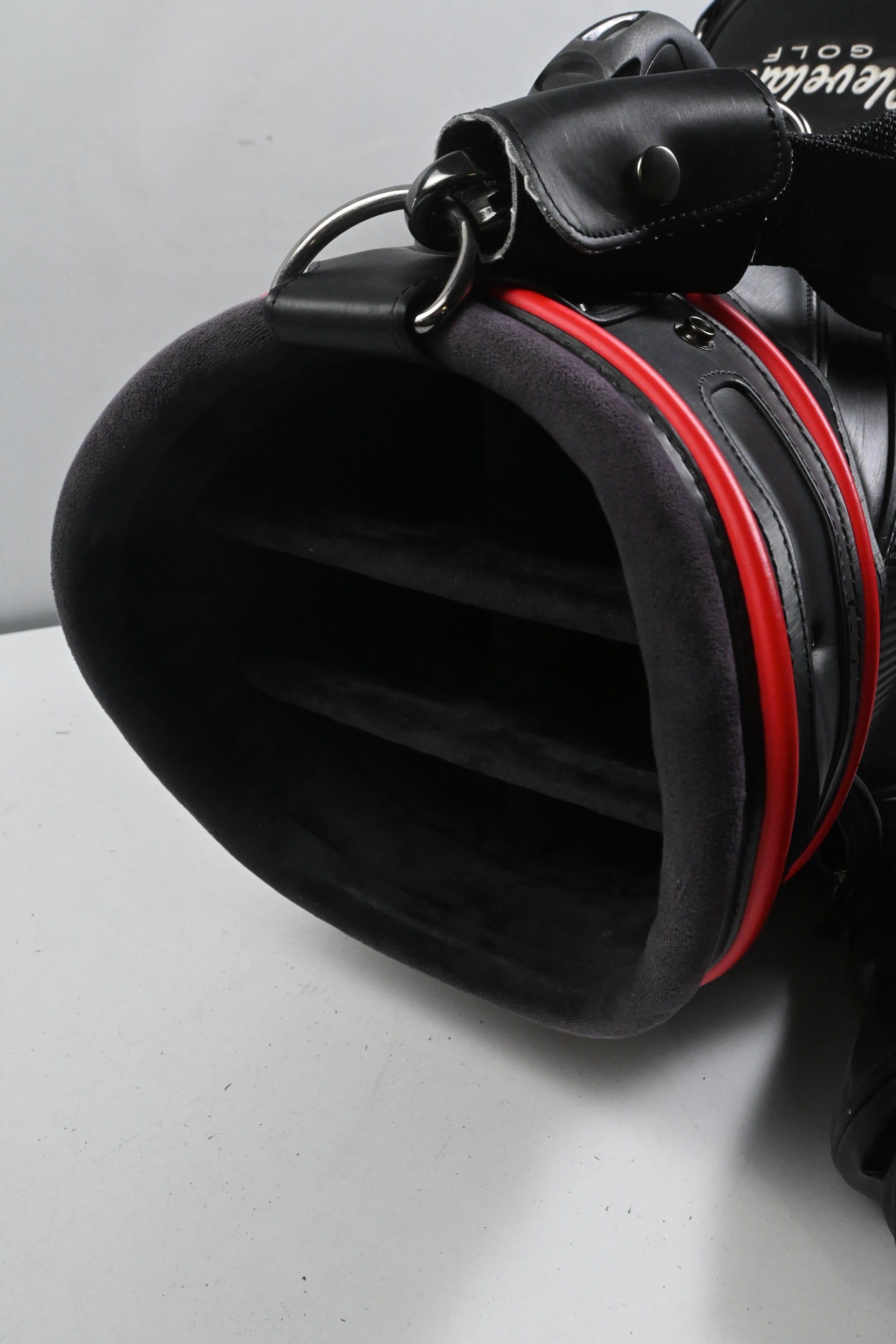 Cleveland Tour Bag / 6-Way Divider / Black, White & Red