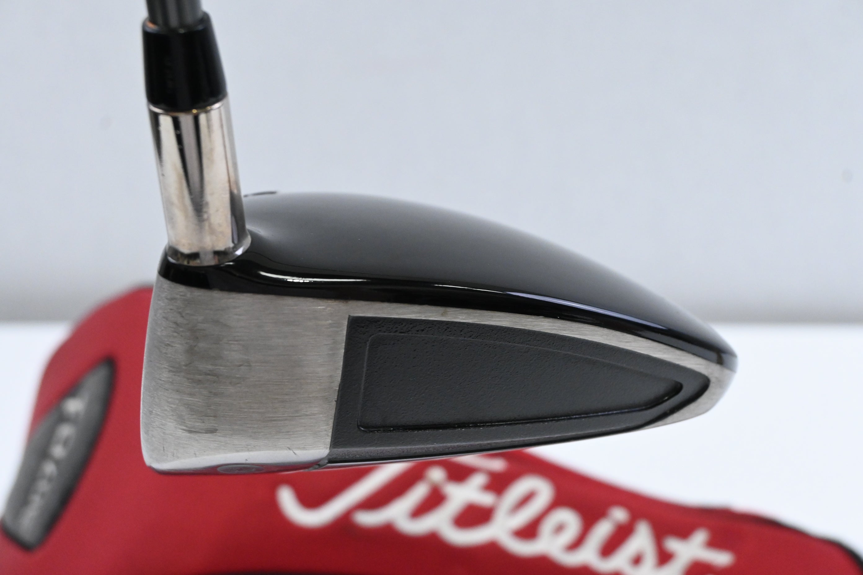 Titleist 907 D1 Driver / 10.5 Degree / Stiff Flex Diamana 65 Shaft