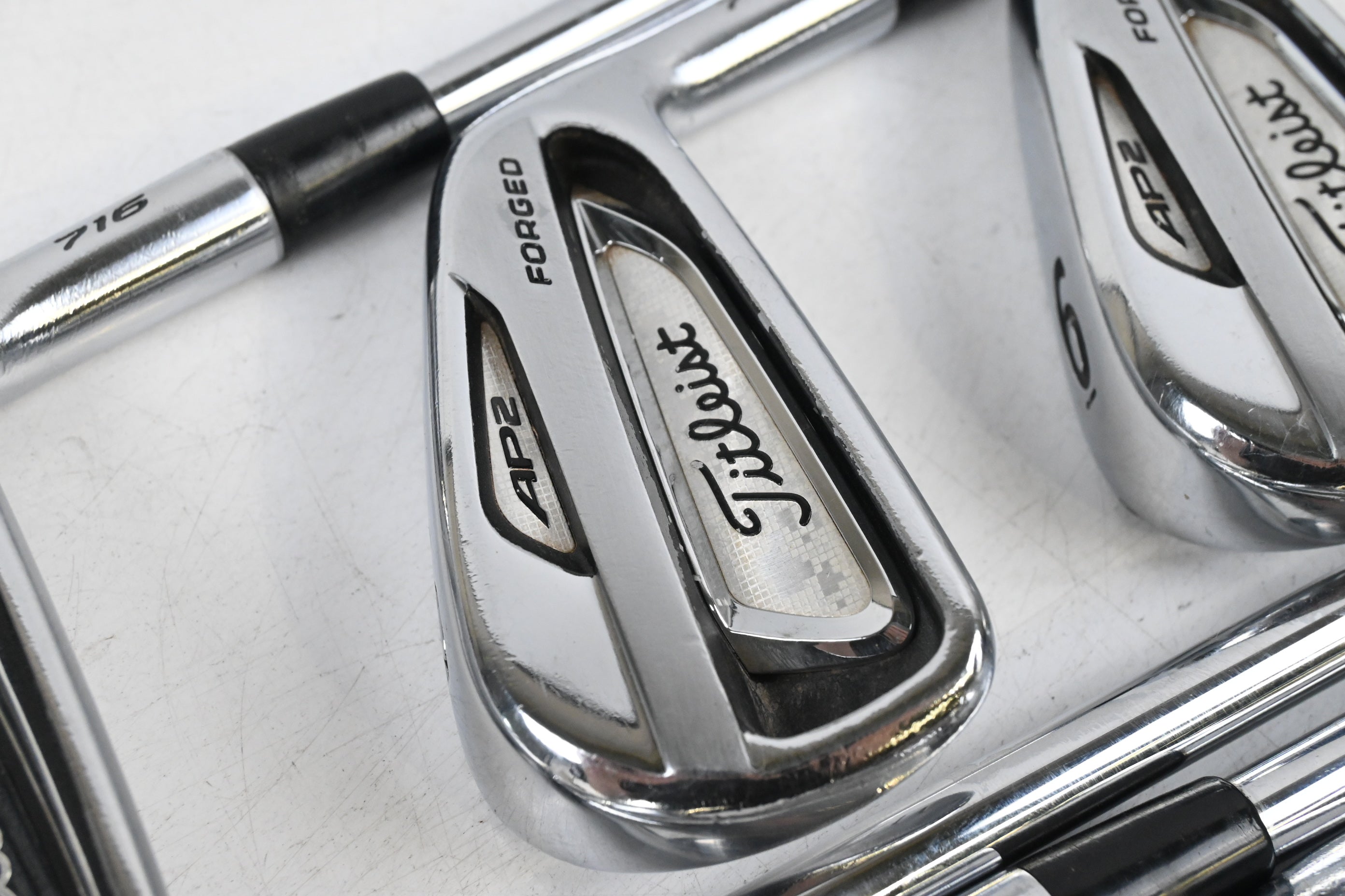 Titleist 714 AP2 Irons / 4-PW / Stiff Flex Dynamic Gold S300 Shafts