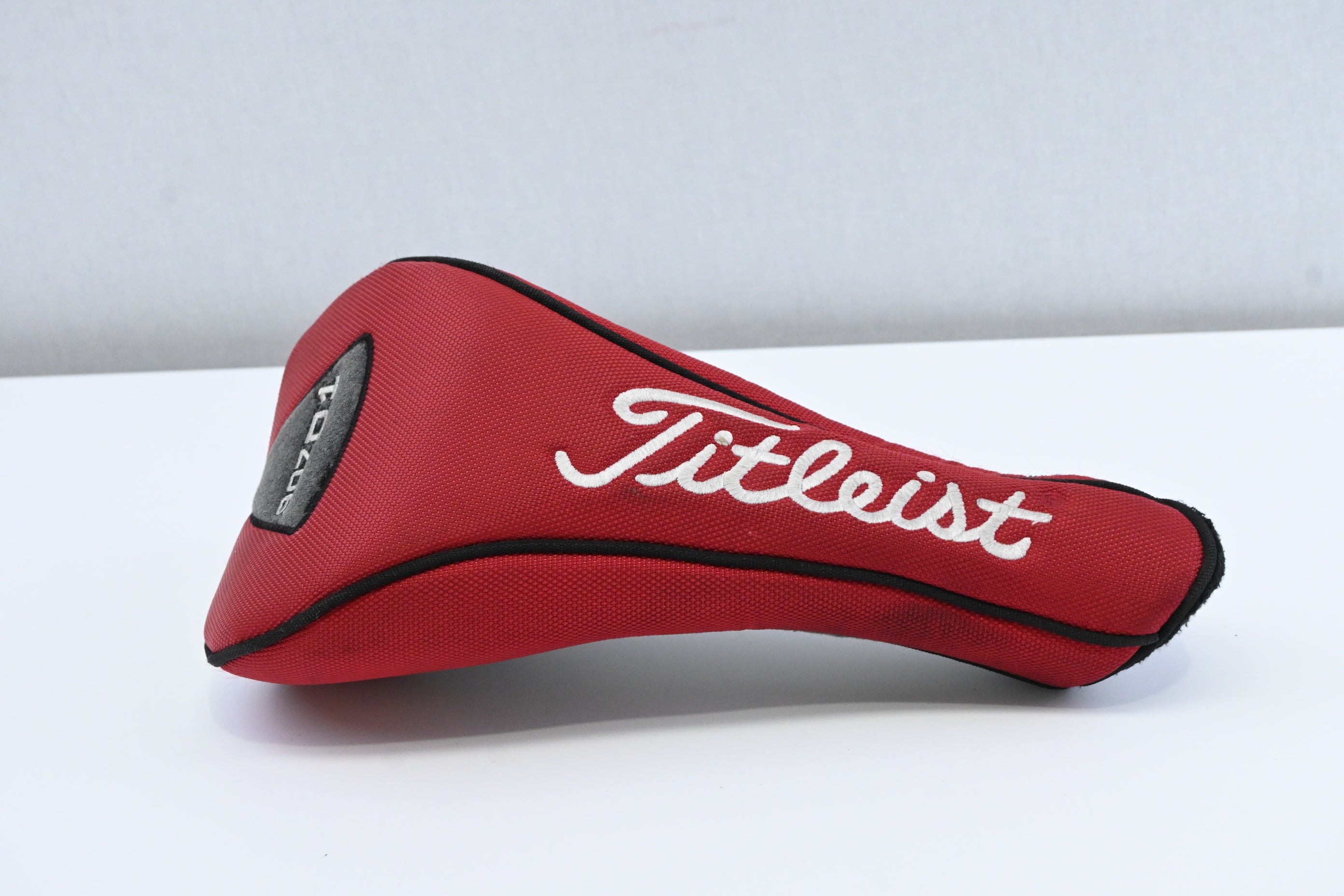 Titleist 907 D1 Driver / 10.5 Degree / Stiff Flex Diamana 65 Shaft