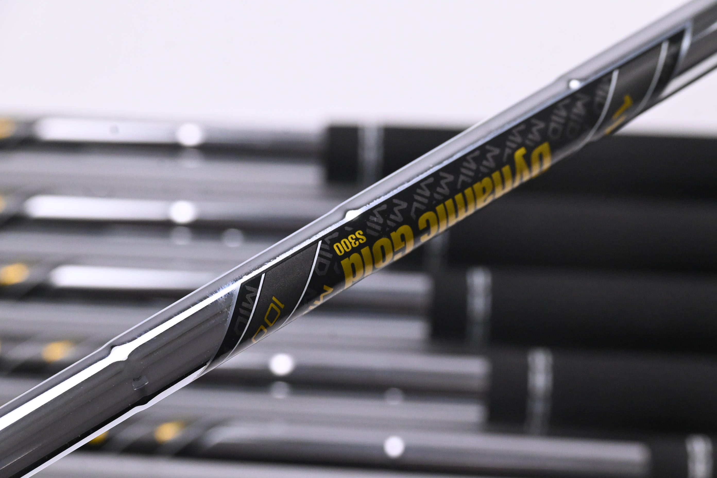 Ping i540 Irons / 5-PW / Blue Dot / Stiff Flex Dynamic Gold MID 100 S300 Shafts