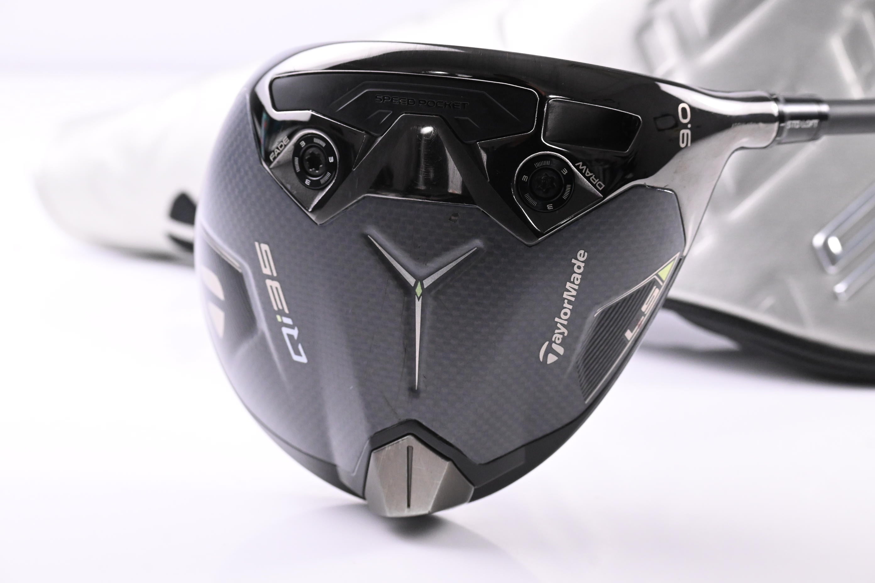 Taylormade Qi35 LS Driver / 9 Degree / Stiff Flex Kai'li Dark Waves White 60