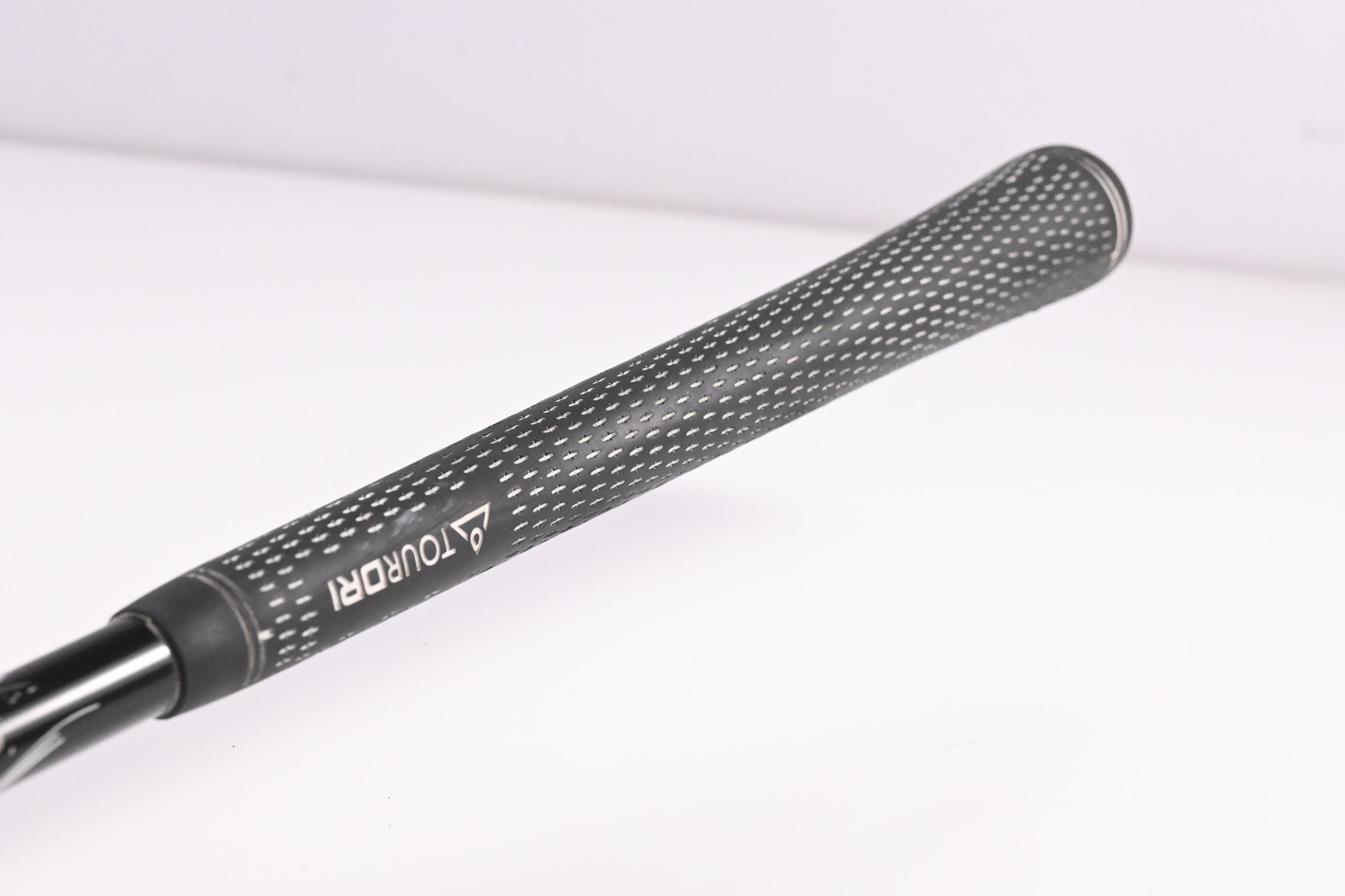Taylormade M4 D-Type Driver / 9.5 Degree / X-Flex Kai'li White 70 Shaft