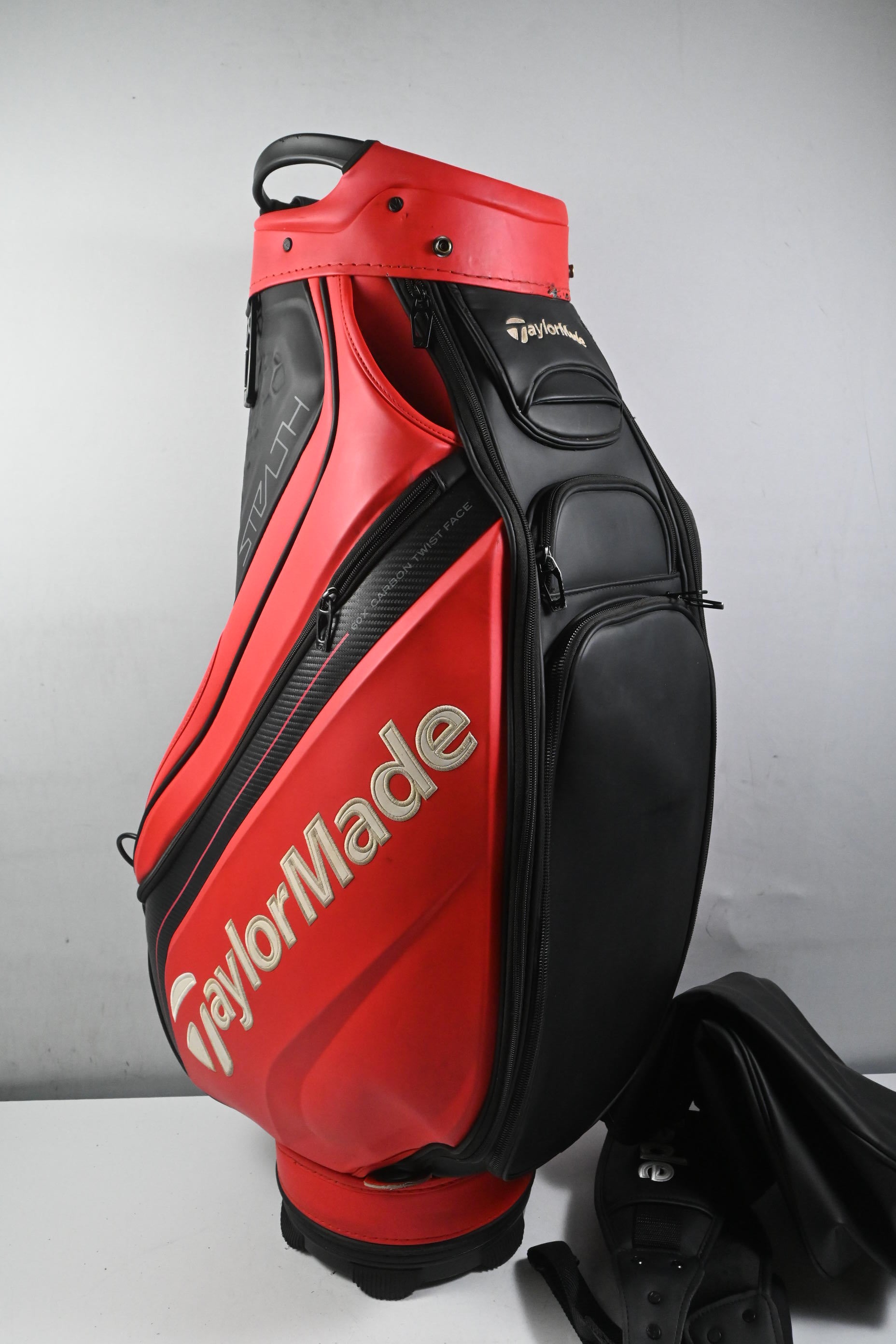 Taylormade Stealth Tour Bag / 6-Way Divider / Red & Black