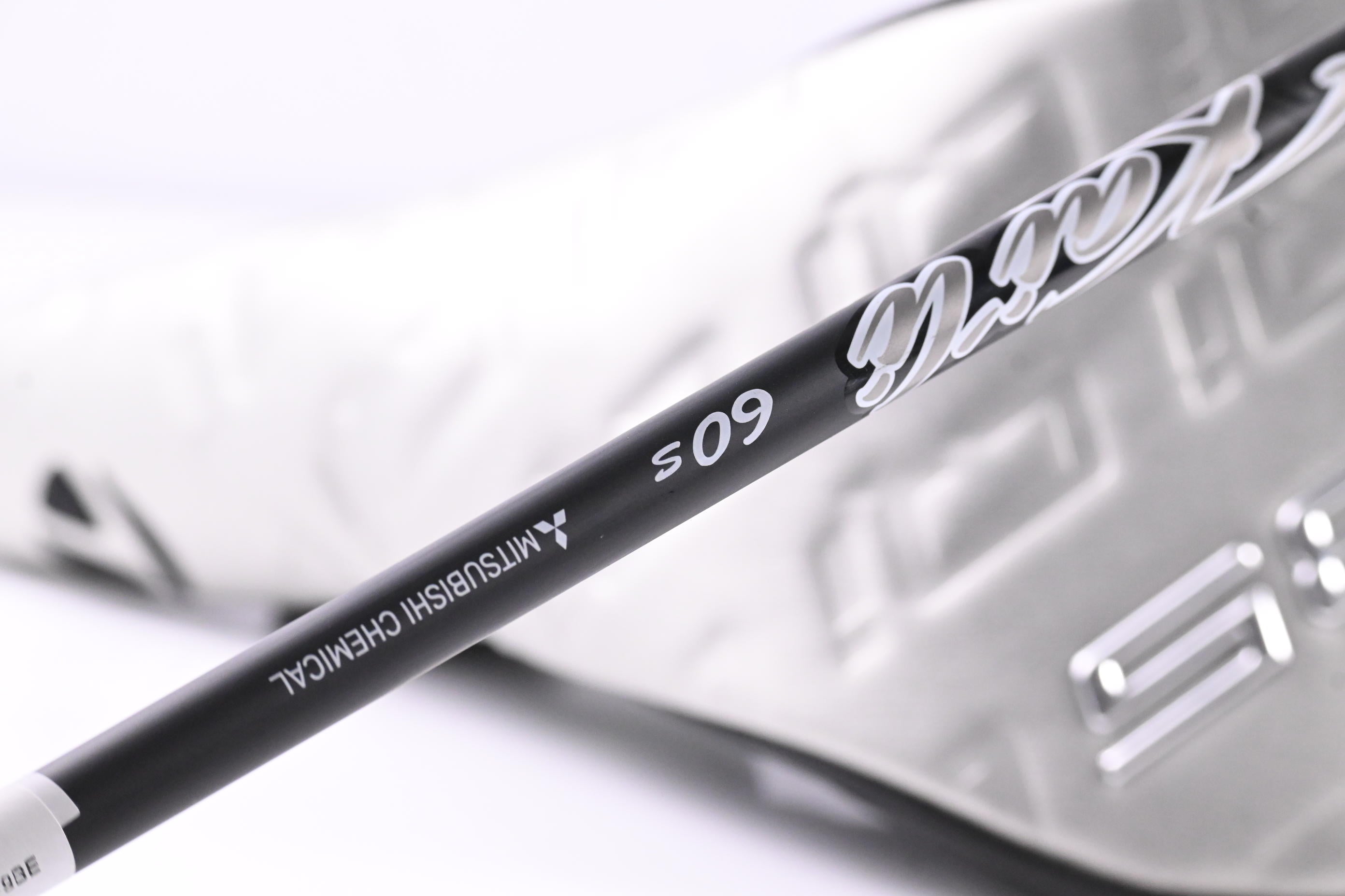 Taylormade Qi35 LS Driver / 9 Degree / Stiff Flex Kai'li Dark Waves White 60