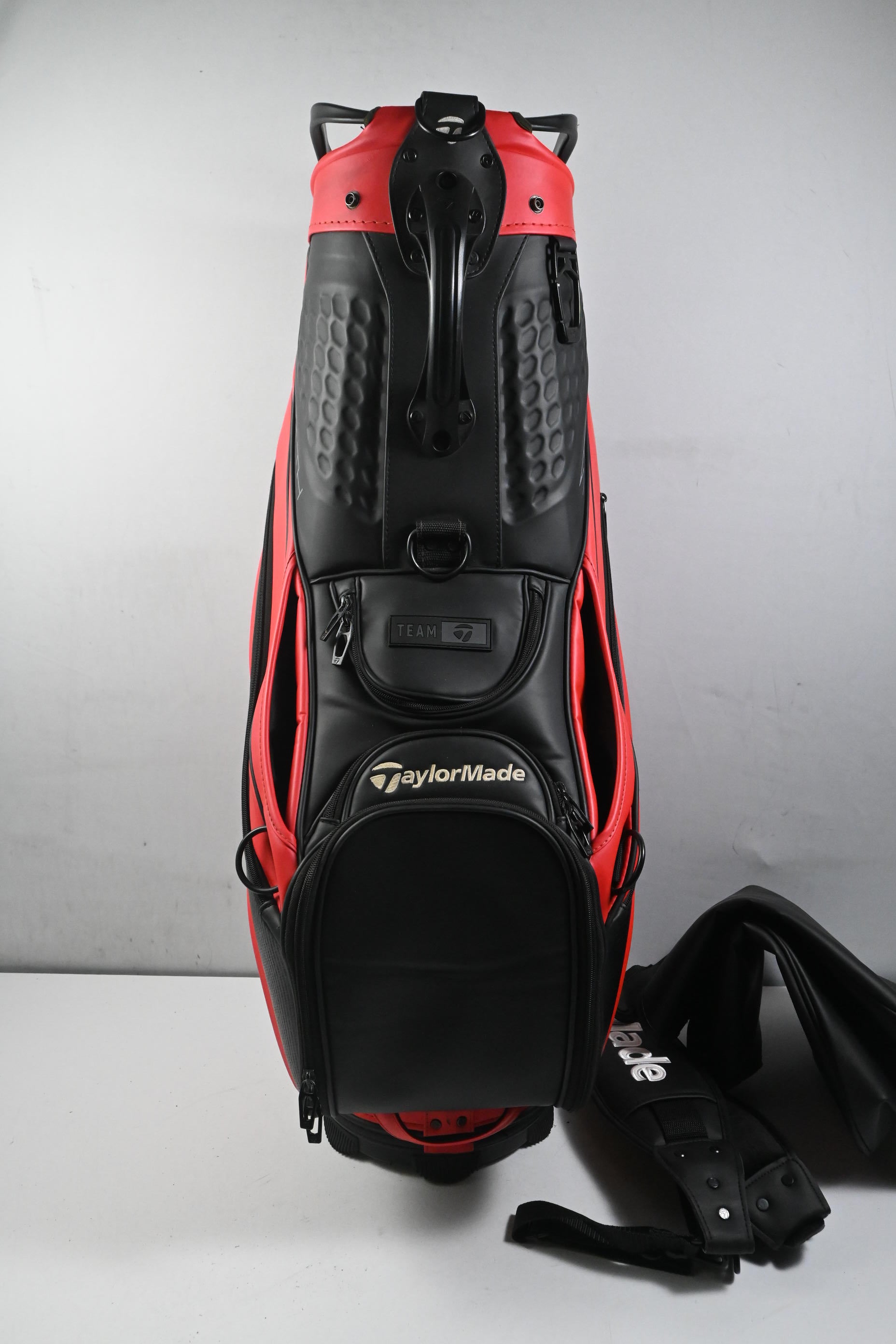 Taylormade Stealth Tour Bag / 6-Way Divider / Red & Black