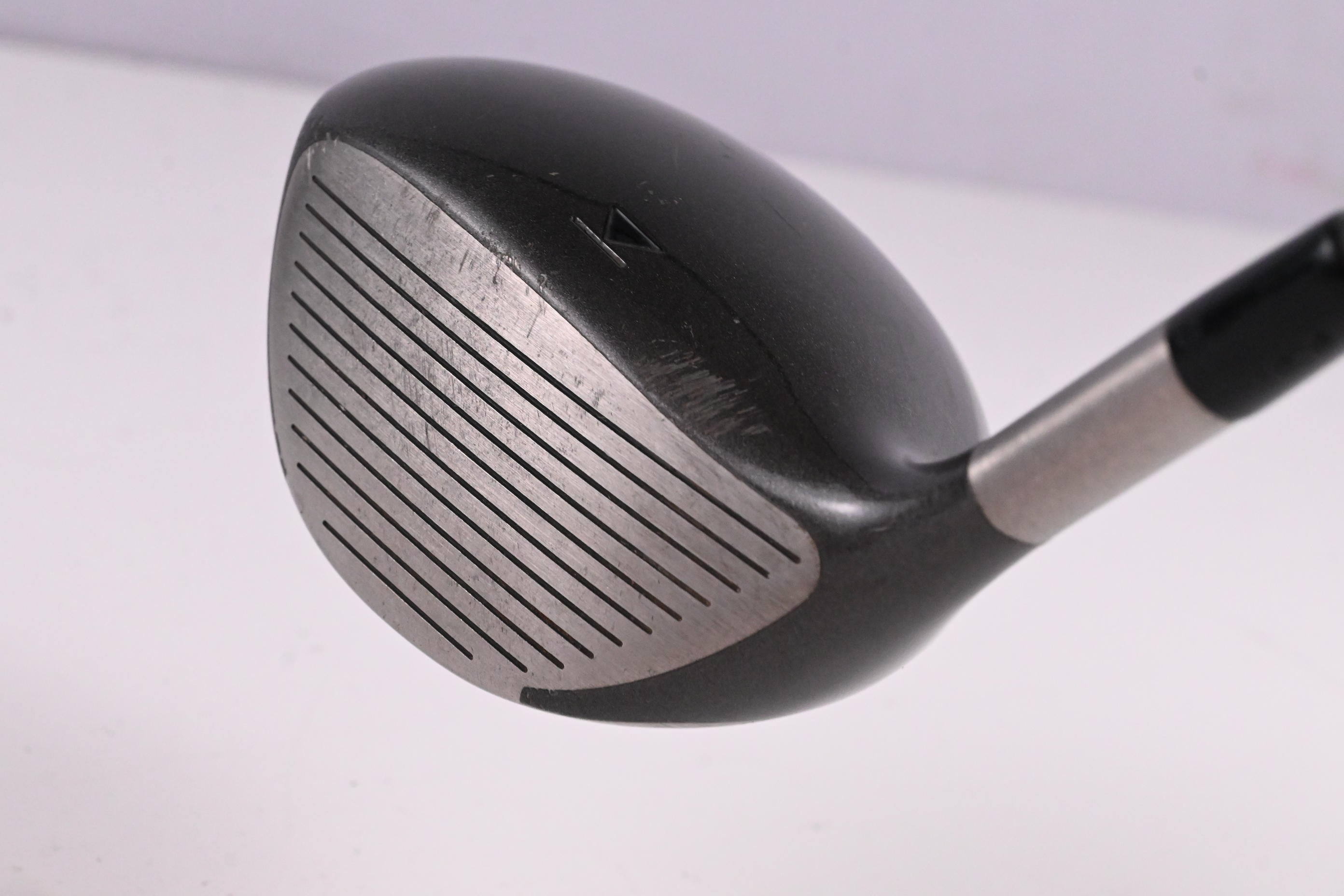 Titleist 975 D Driver / 10.5 Degree / Regular Flex Ultralite 65 Shaft