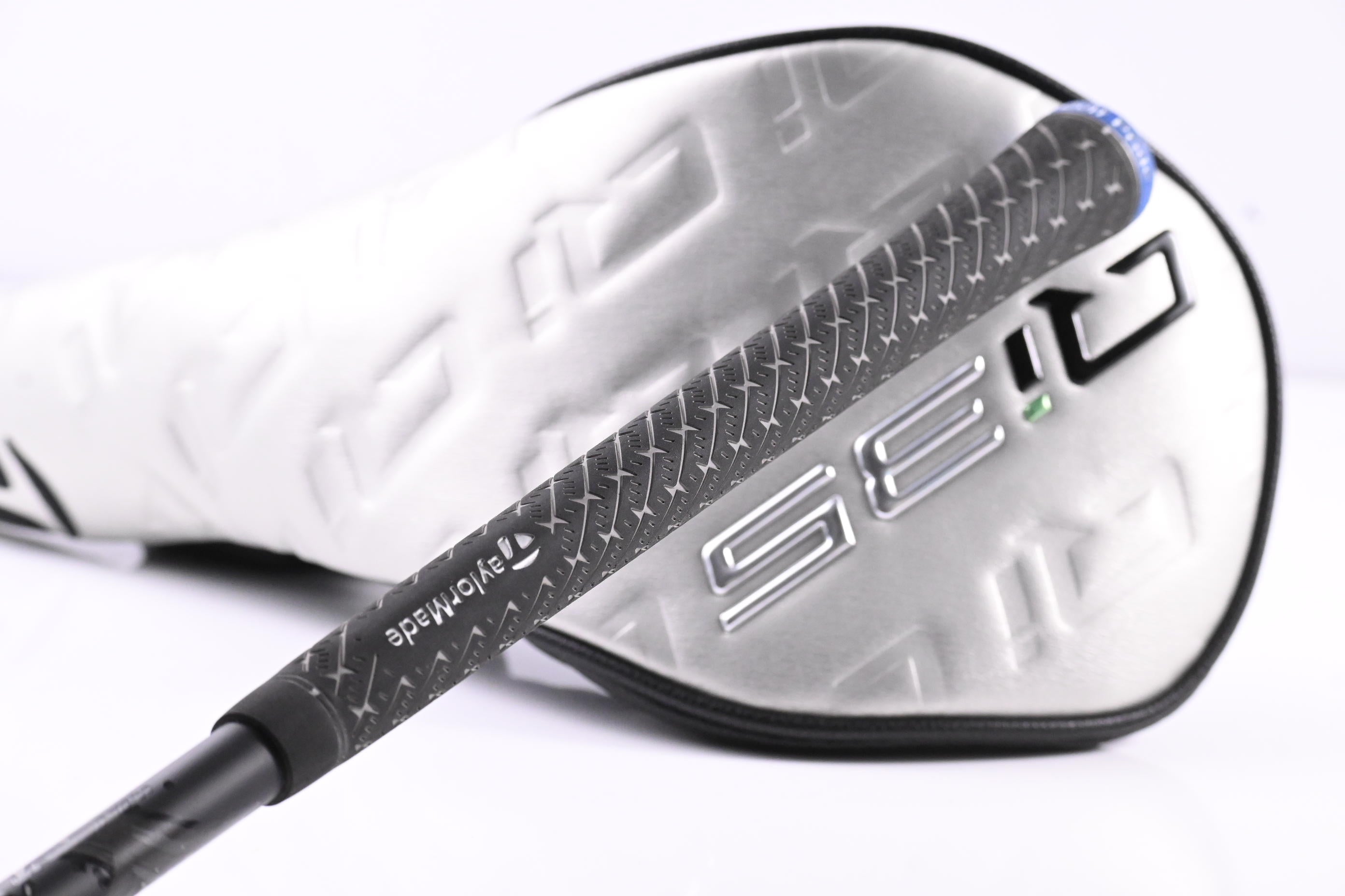 Taylormade Qi35 LS Driver / 9 Degree / Stiff Flex Kai'li Dark Waves White 60