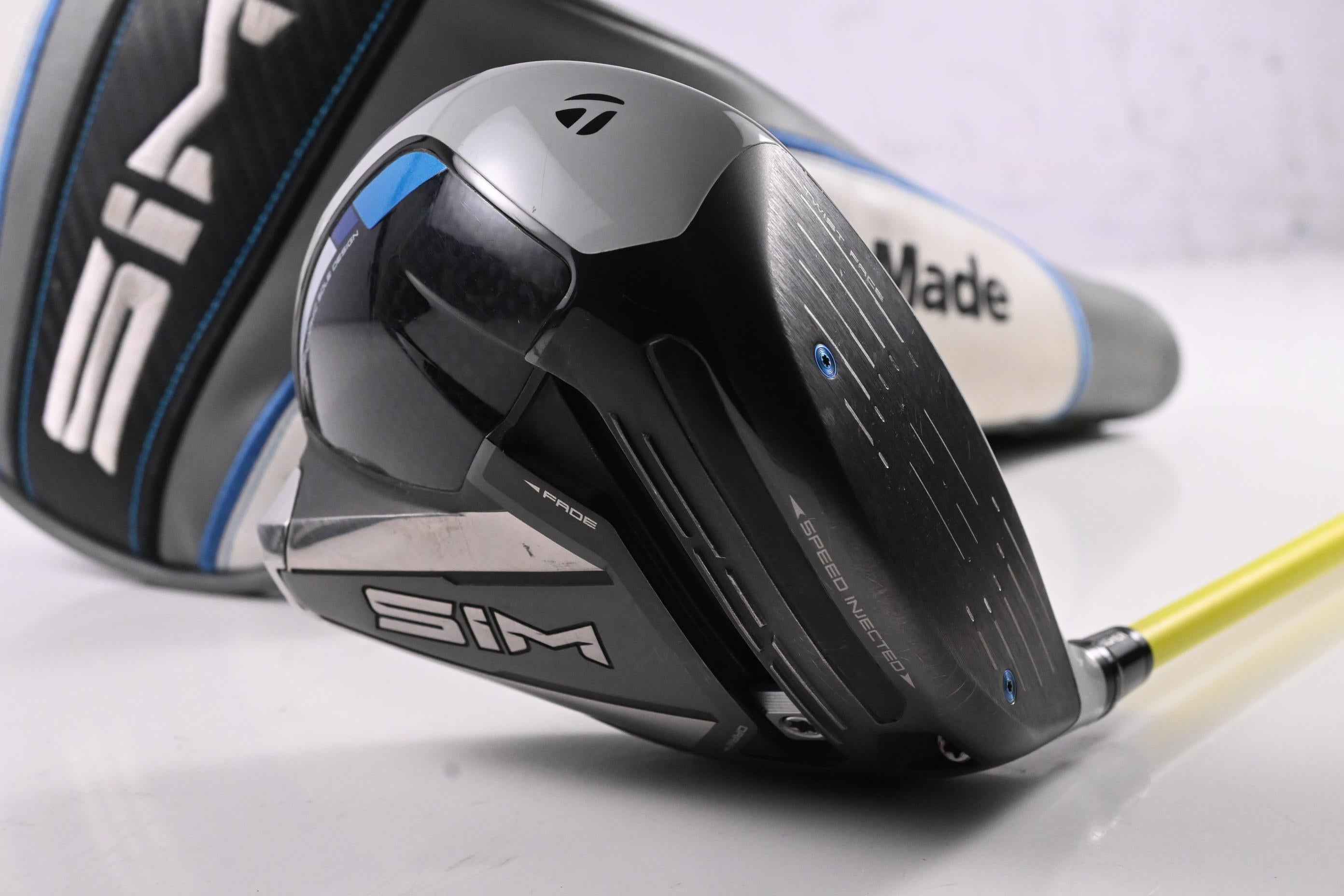 Taylormade SIM Max Driver / 10.5 Degree / Stiff Flex UST Mamiya ProForce V2 6