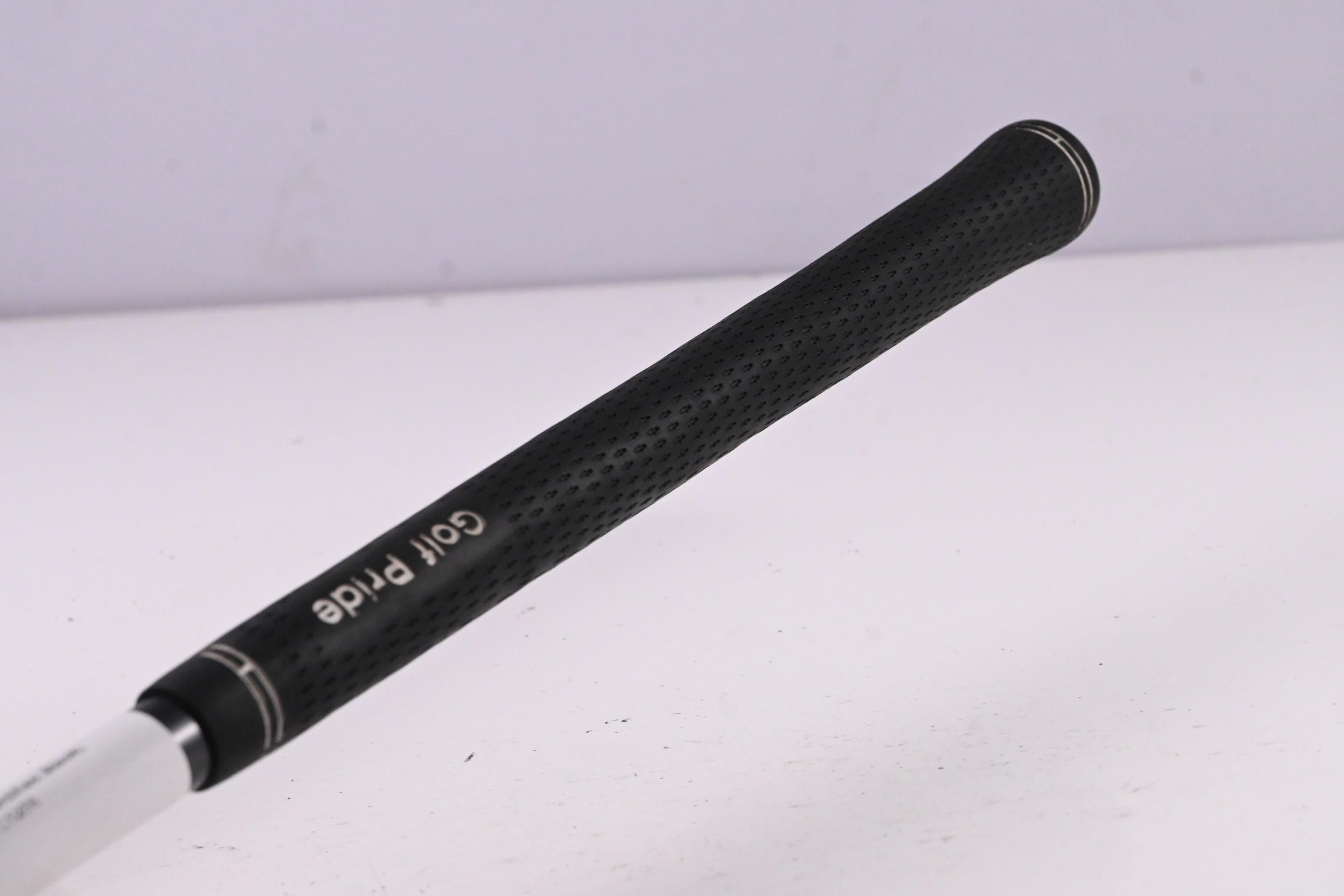 Titleist 975 D Driver / 10.5 Degree / Regular Flex Ultralite 65 Shaft